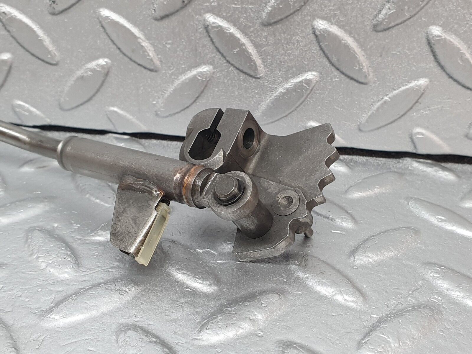 43846 Mercedes-Benz C126 380SEC Coupe Automatic Gearbox Linkage 722.310