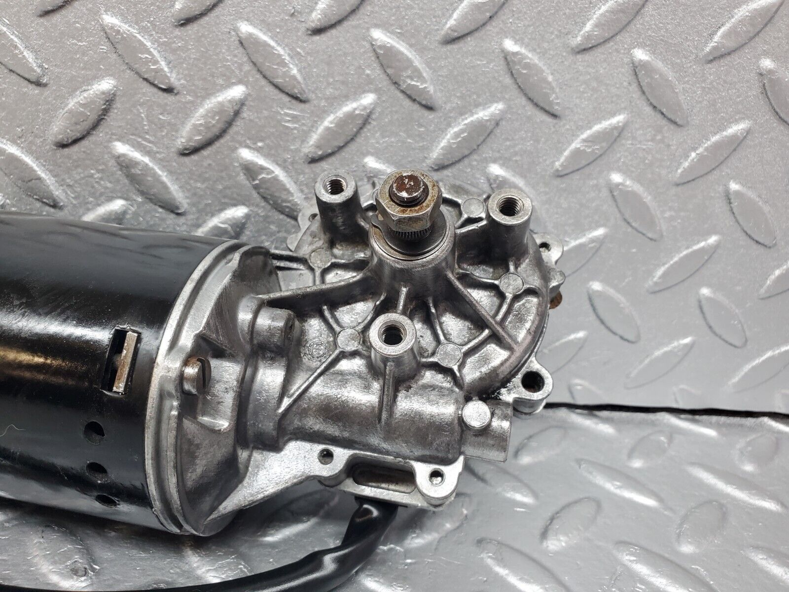 45793 Mercedes-Benz W126 420SE Wiper Motor Bosch 0390341086