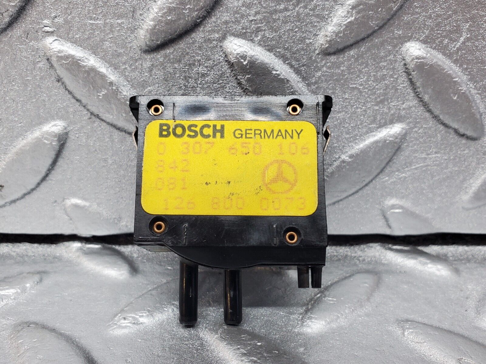 45665 Mercedes-Benz W126 420SE Headlight Level Switch 1268000073 0307650106