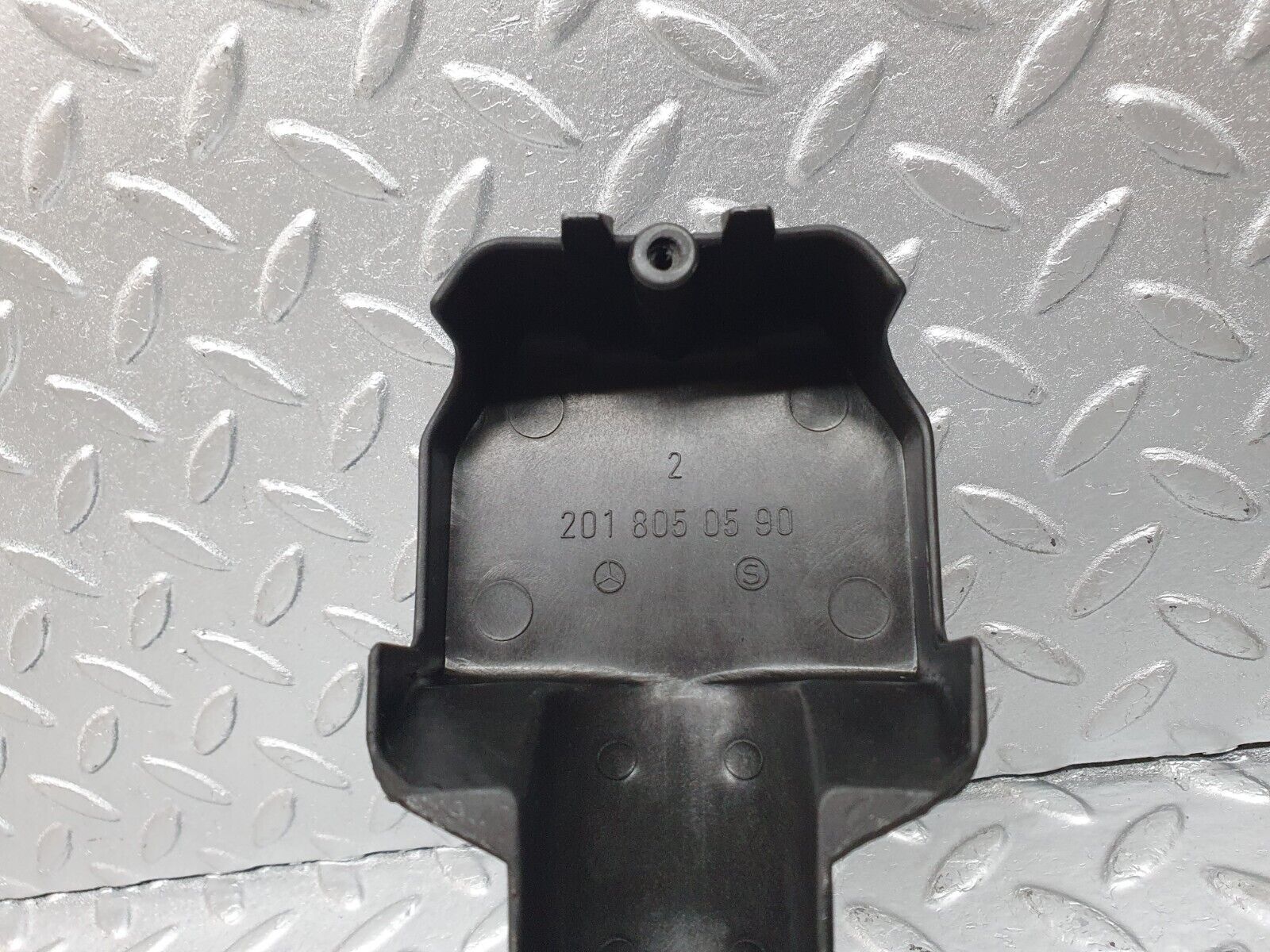 42772 Mercedes-Benz W201 190 2.0L Rear Door Lock Vacuum Actuator Covers 2018050590