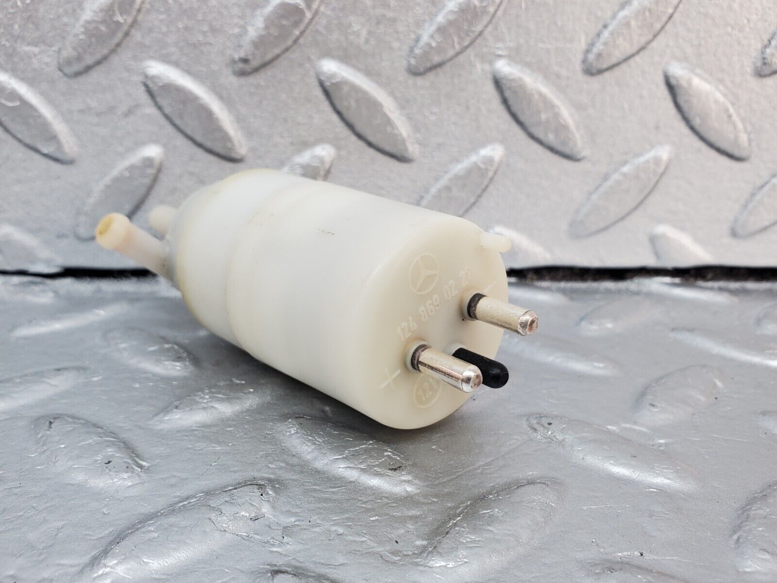 45684 Mercedes-Benz W126 420SE Windscreen Washer Pump Hella 1248690221