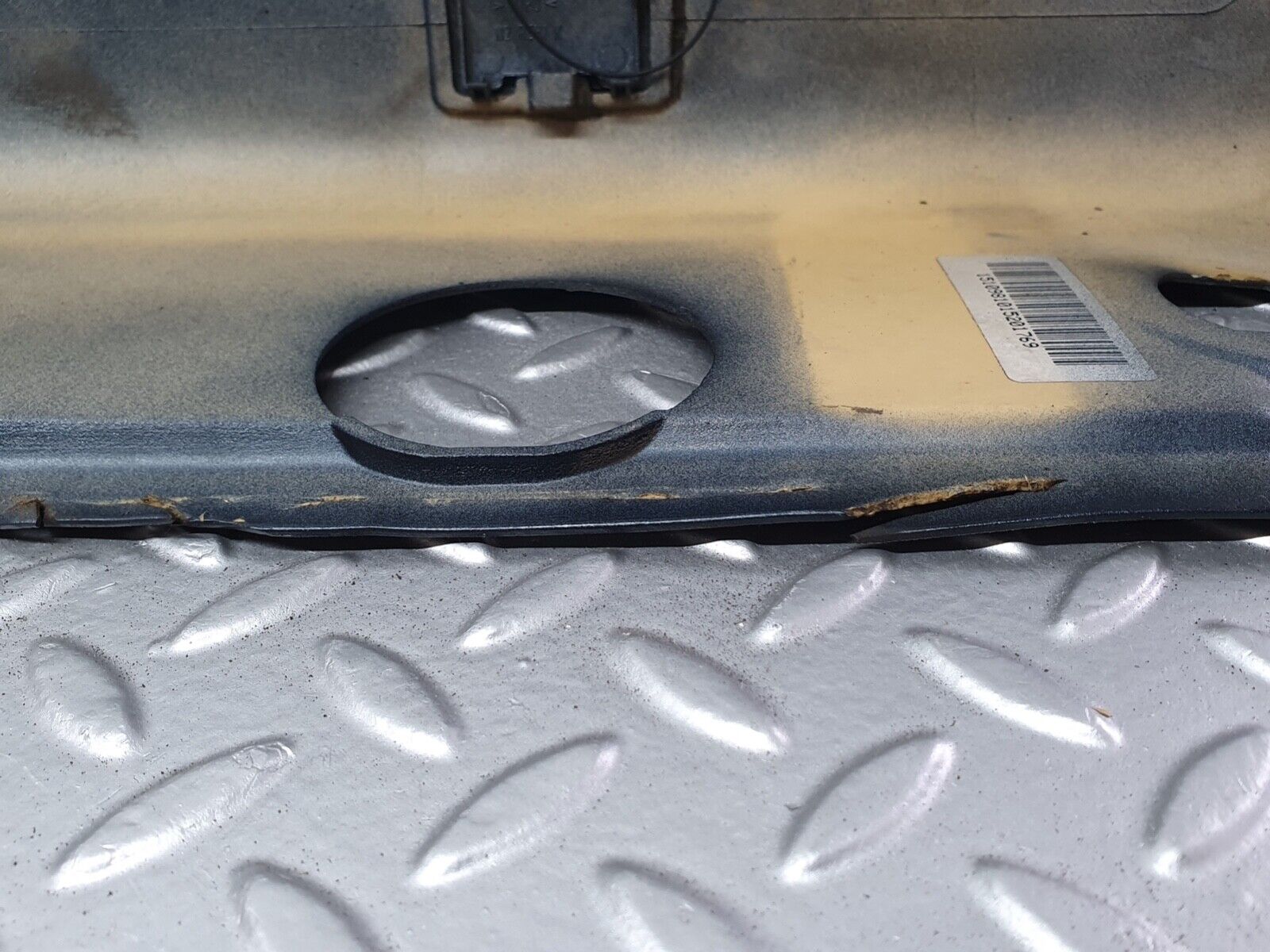 42024 Mercedes-Benz W202 C200 Side Skirt Right Side 2026982430