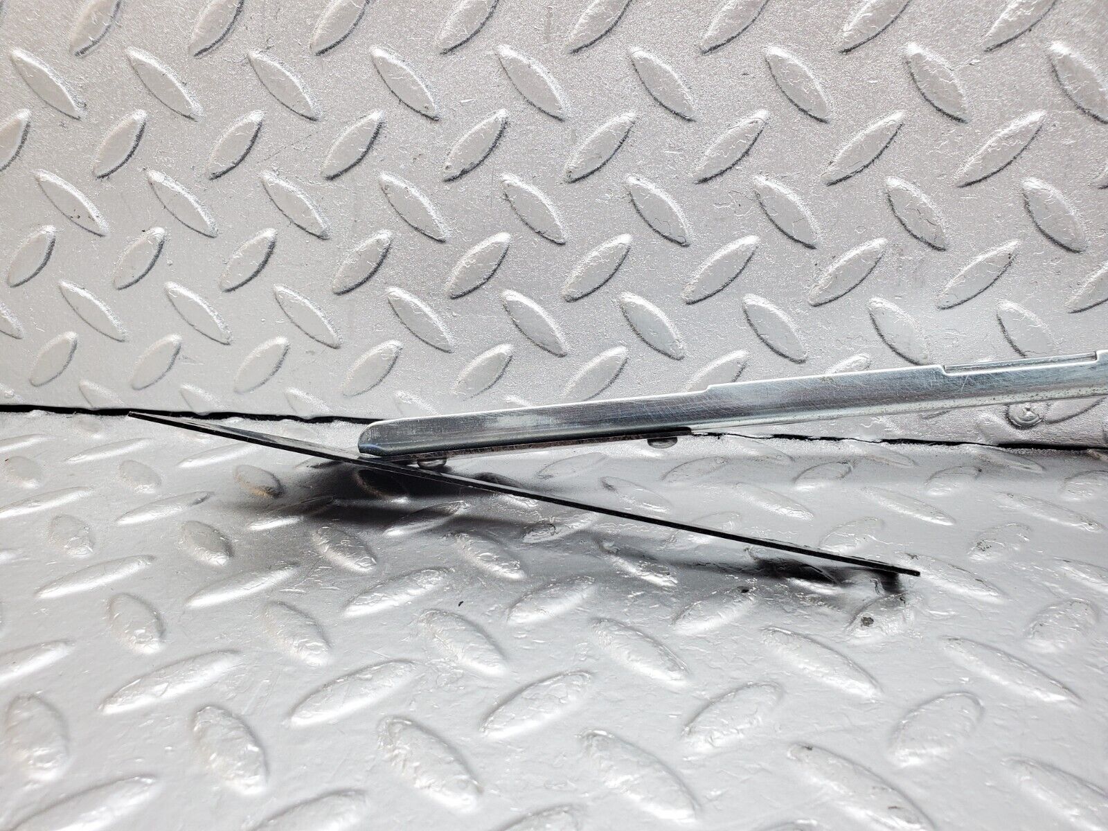 44414 Mercedes-Benz W123 280E Front Right Seat Sliding Adjust Handle