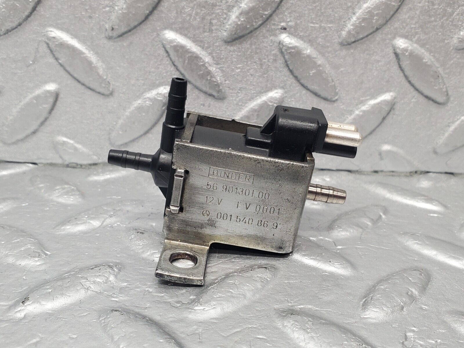 46213 Mercedes-Benz W124 280E Vacuum Control Valve 0015408697