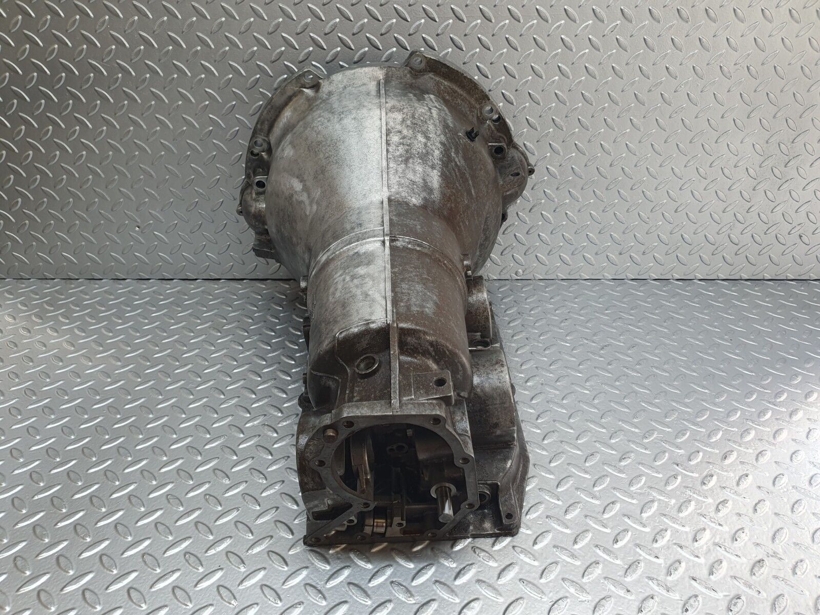 43855 Mercedes-Benz C126 380SEC Coupe Automatic Gearbox Housing 722.310 1262711701