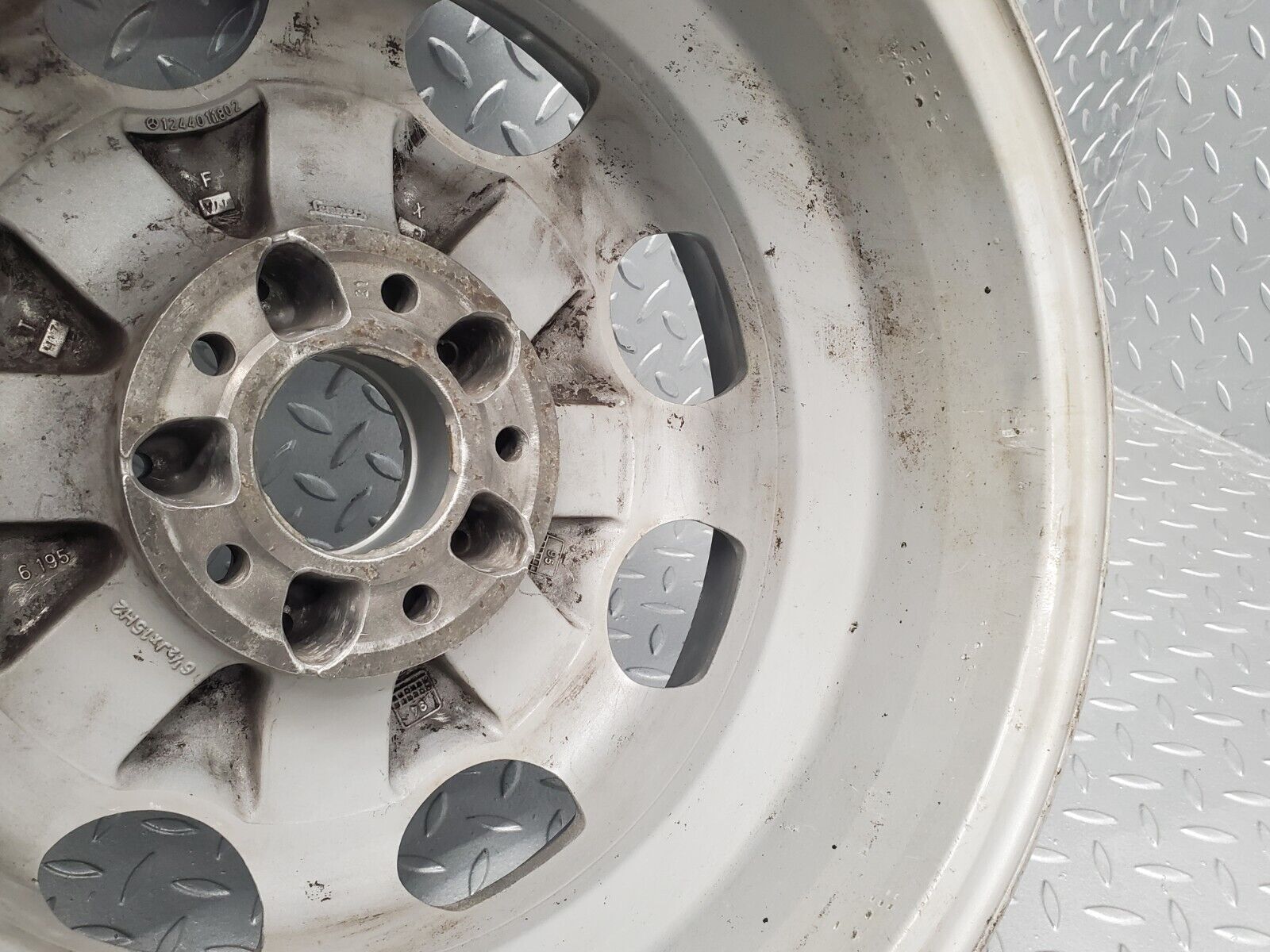 46103 Mercedes-Benz Alloy Wheel Set 6.5Jx15H2 ET44 1244011802