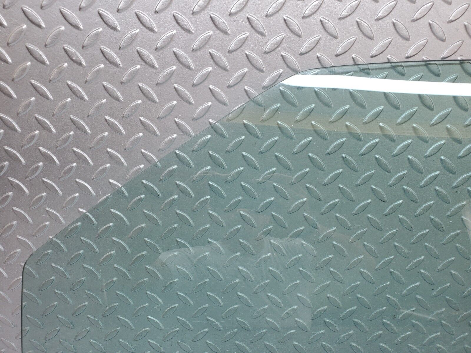 45311 Mercedes-Benz R129 300SL Coupe Left Door Window Glass