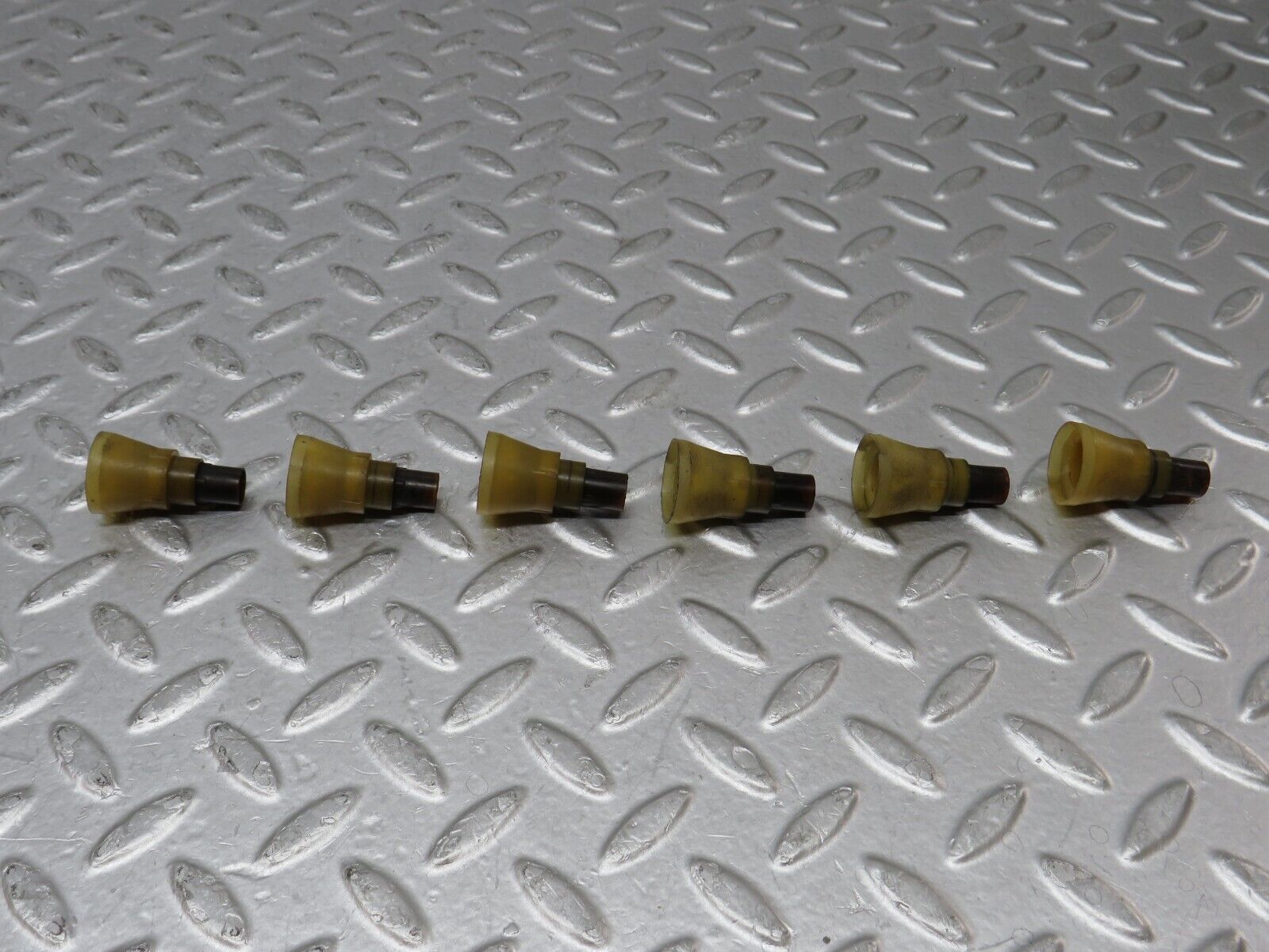 35520 Mercedes-Benz R107 280SL Fuel Injector Holder Plastic Set