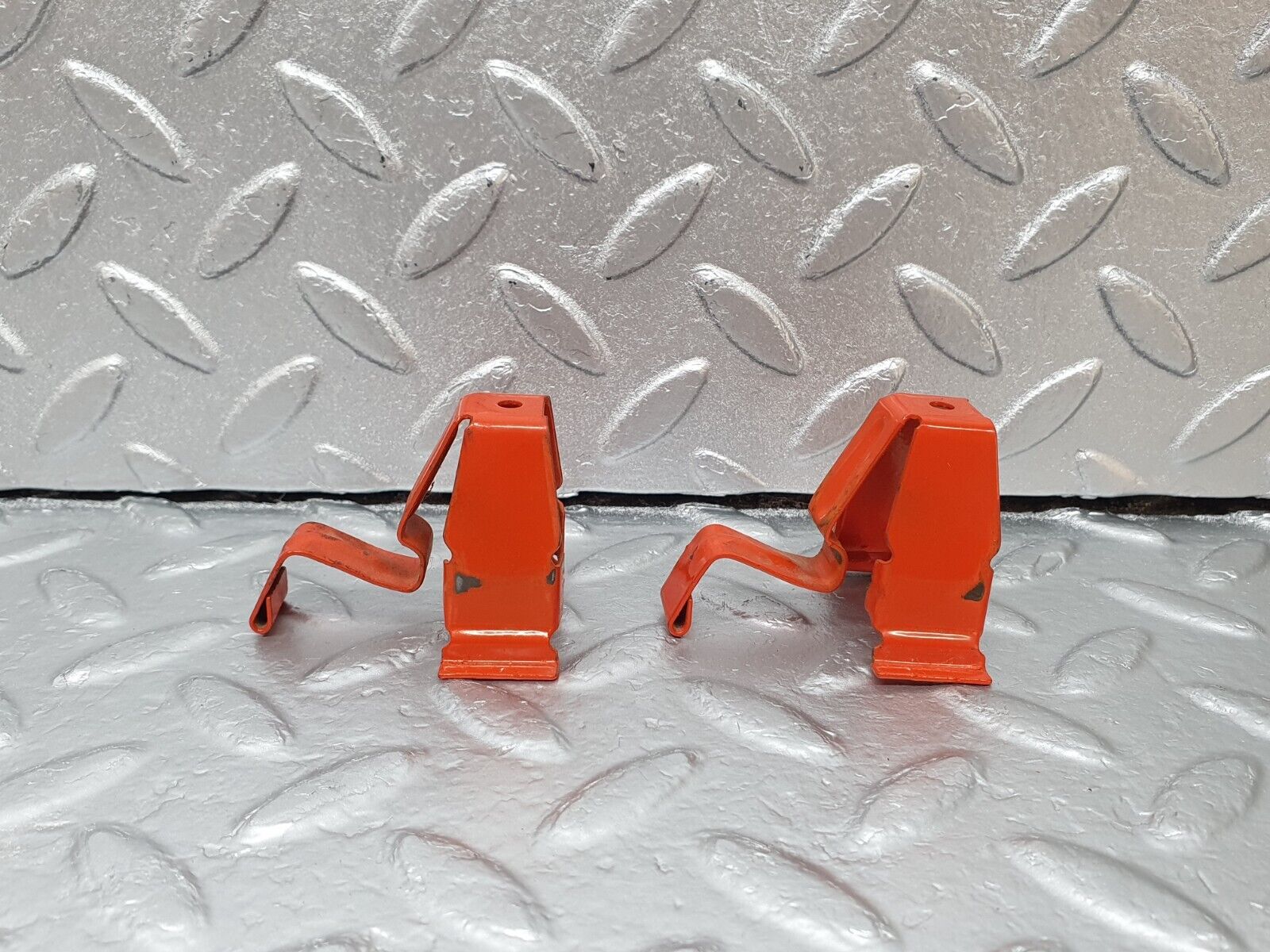 42527 Mercedes-Benz R129 320SL Coupe Rear Seat Holder 2x