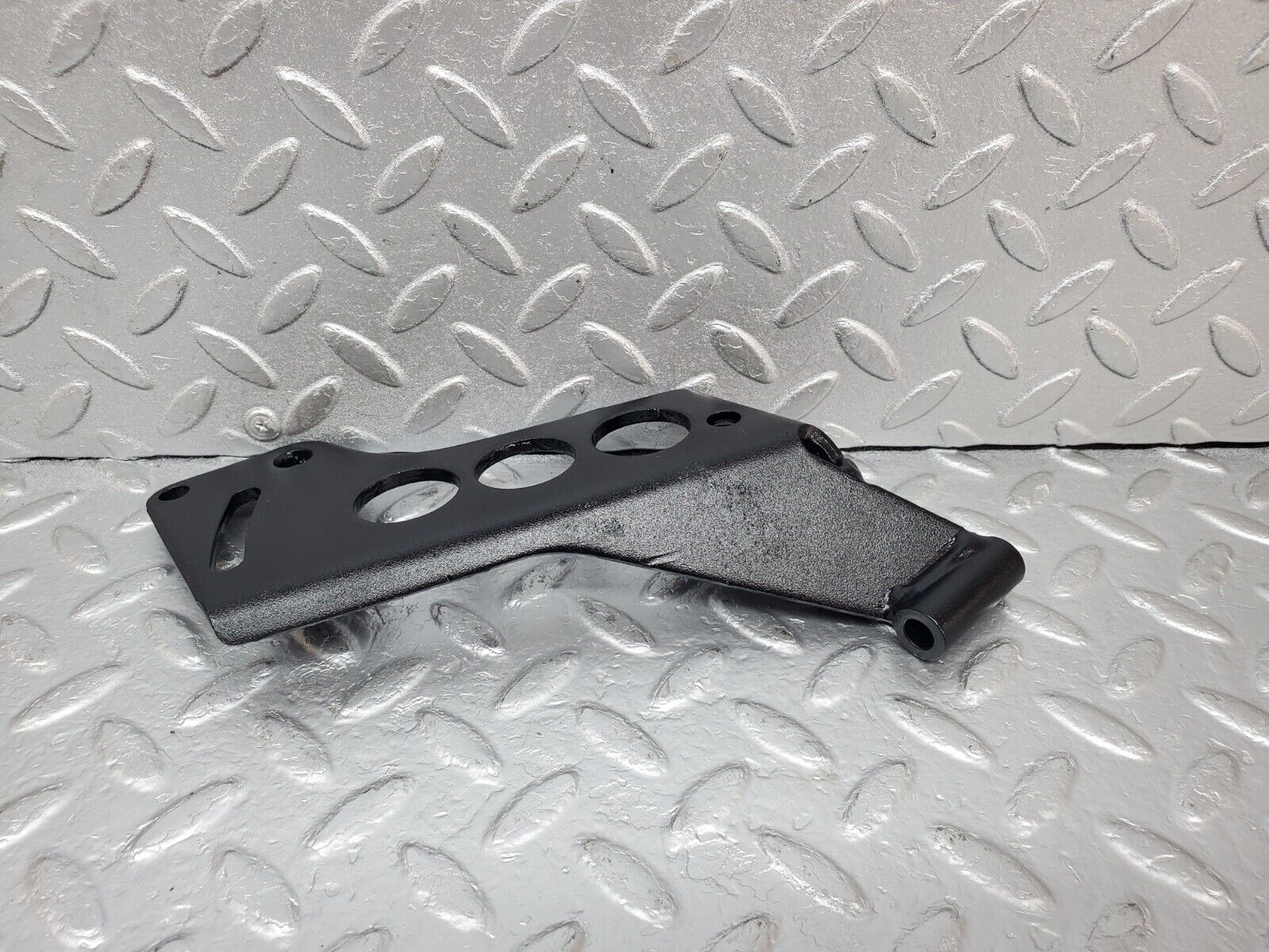 44477 Mercedes-Benz W123 280E Power Steering Pump Bracket