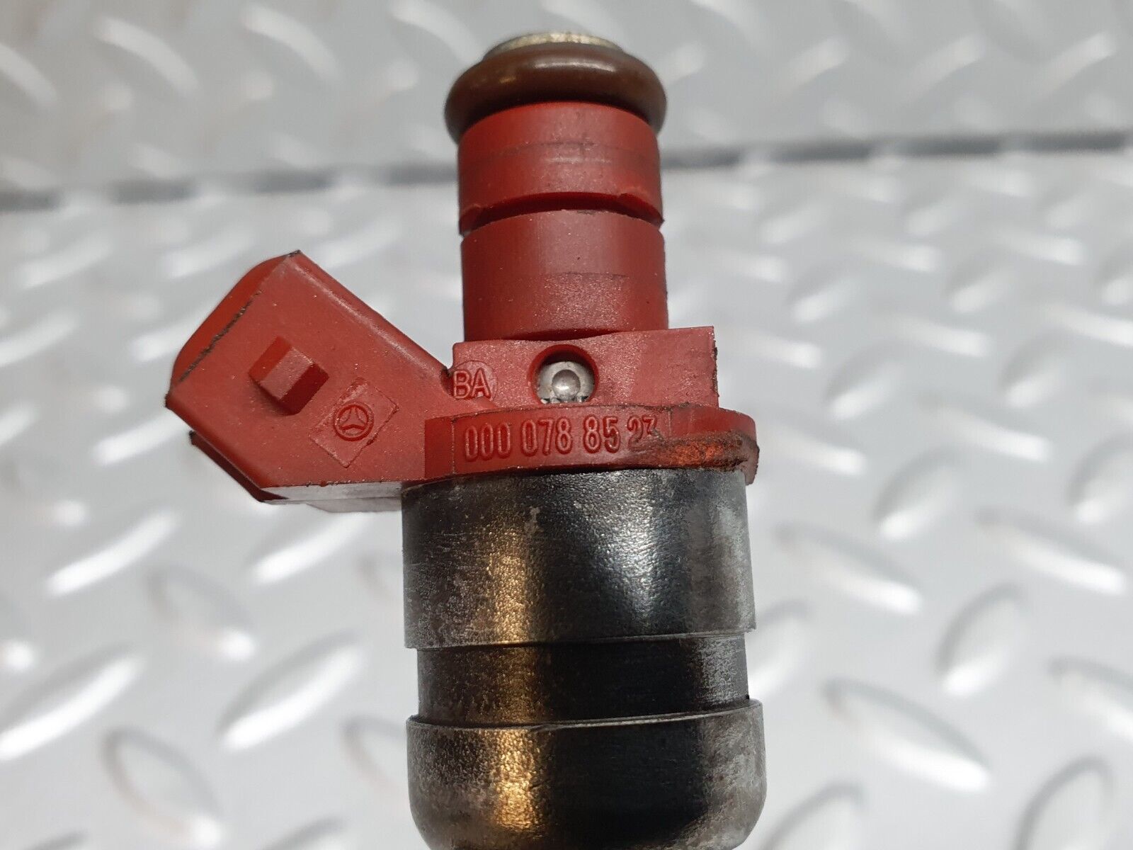 42057 Mercedes-Benz W202 C200 Fuel Injector Siemens 0000788523