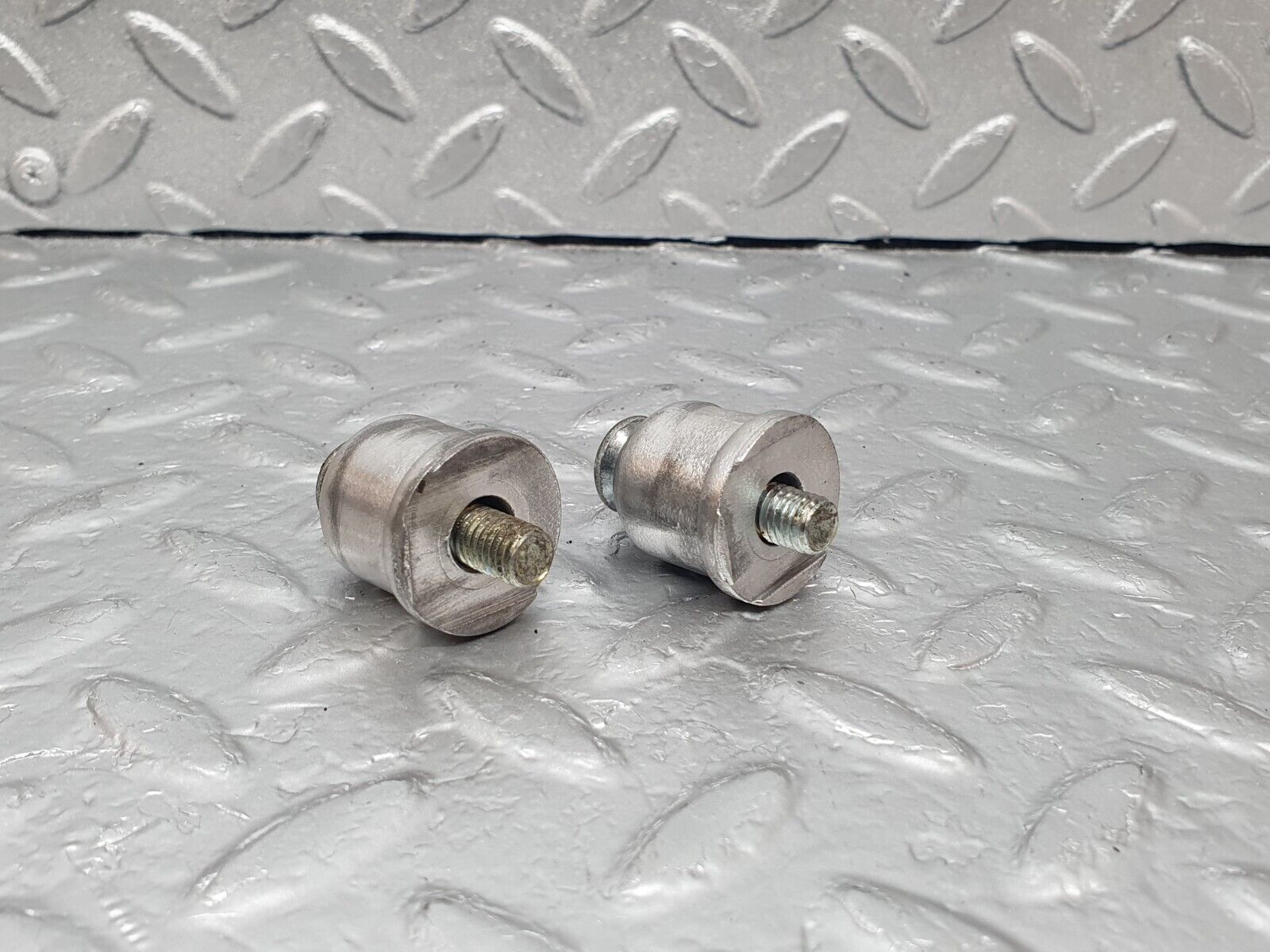 43573 Mercedes-Benz C126 380SEC Coupe Rear Seat Holder 2x