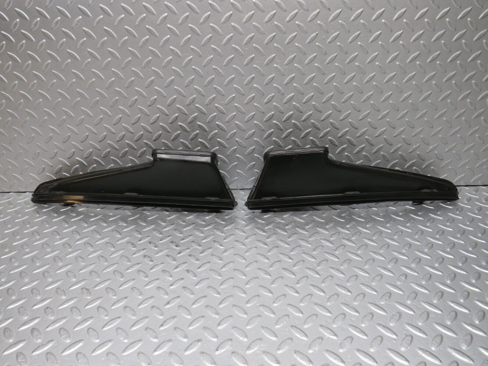 39879 Mercedes-Benz R107 350SL Dashboard Air Vent Duct Pair