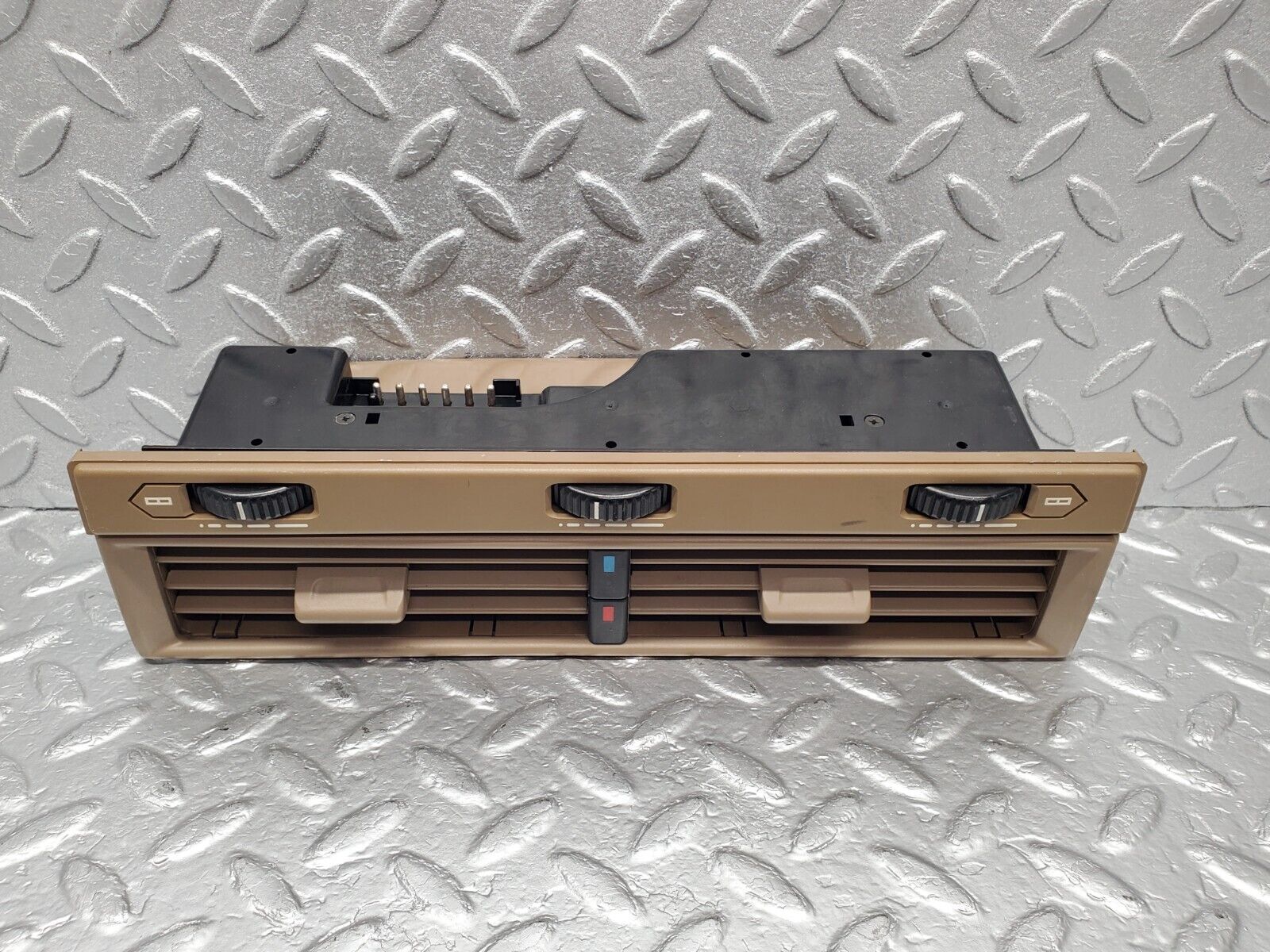 46876 Mercedes-Benz R129 320SL Coupe Dash Centre Air Vent 1298300654