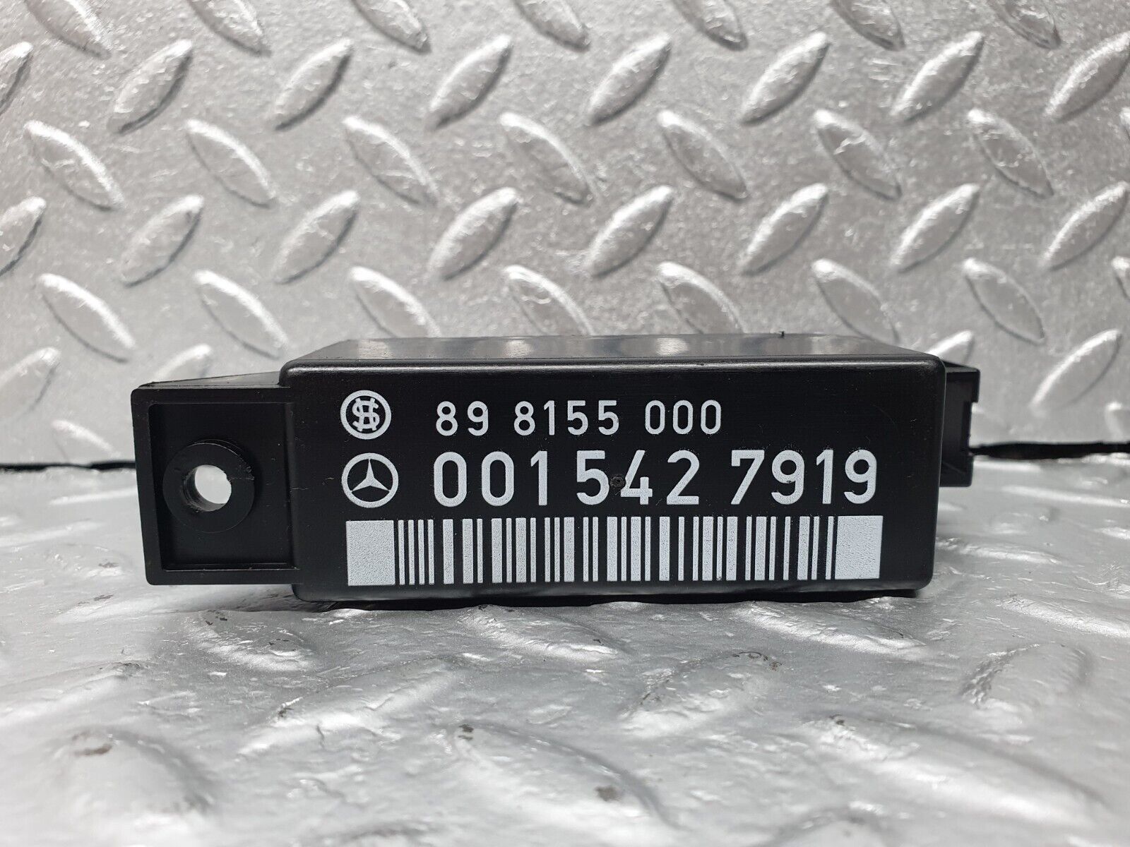 42241 Mercedes-Benz R129 320SL Coupe Windscreen Wiper Relay 0015427919 0175456128
