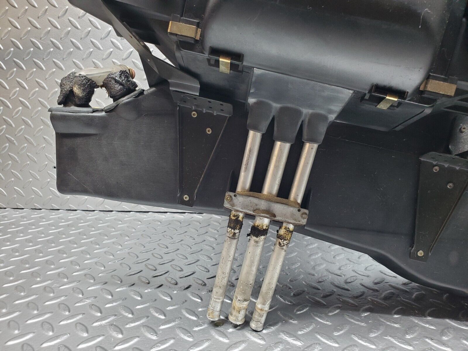 45897 Mercedes-Benz W126 420SE Heater Box Blower Housing Behr