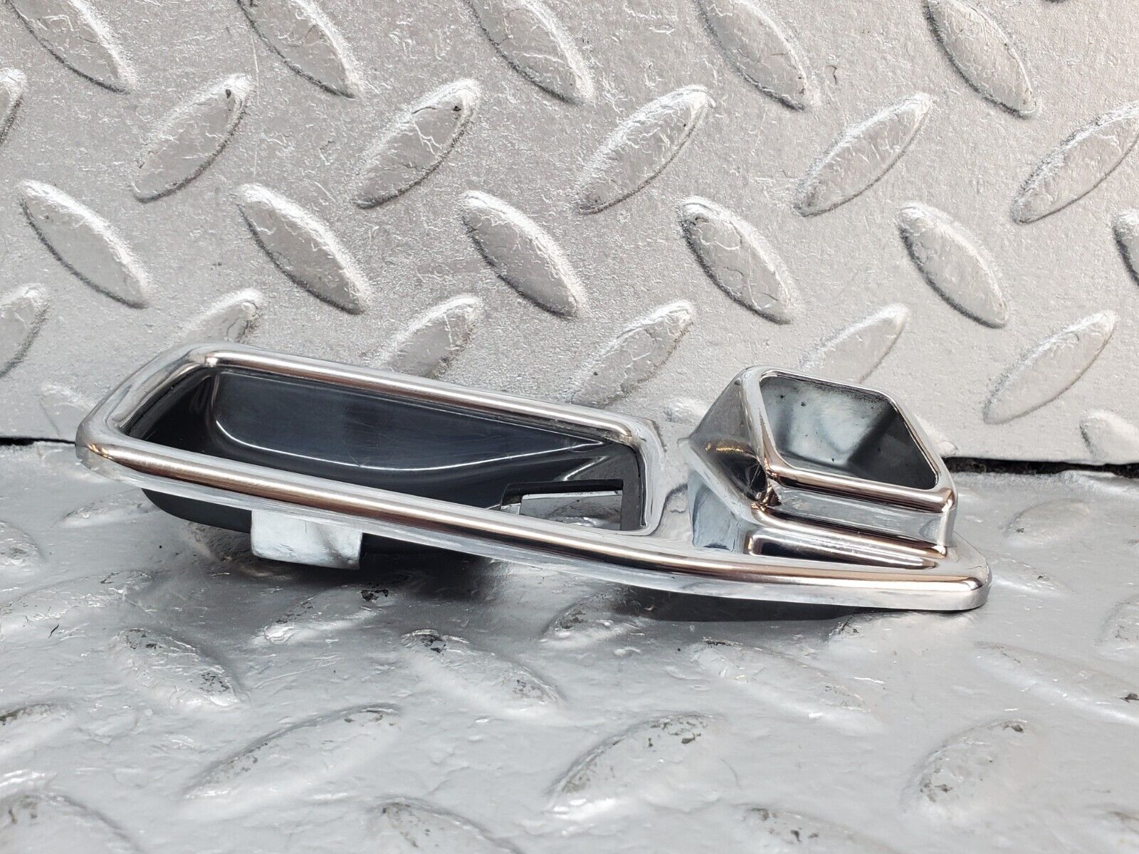 44391 Mercedes-Benz W123 280E Chrome Frame For Door Opener Right 1167660211