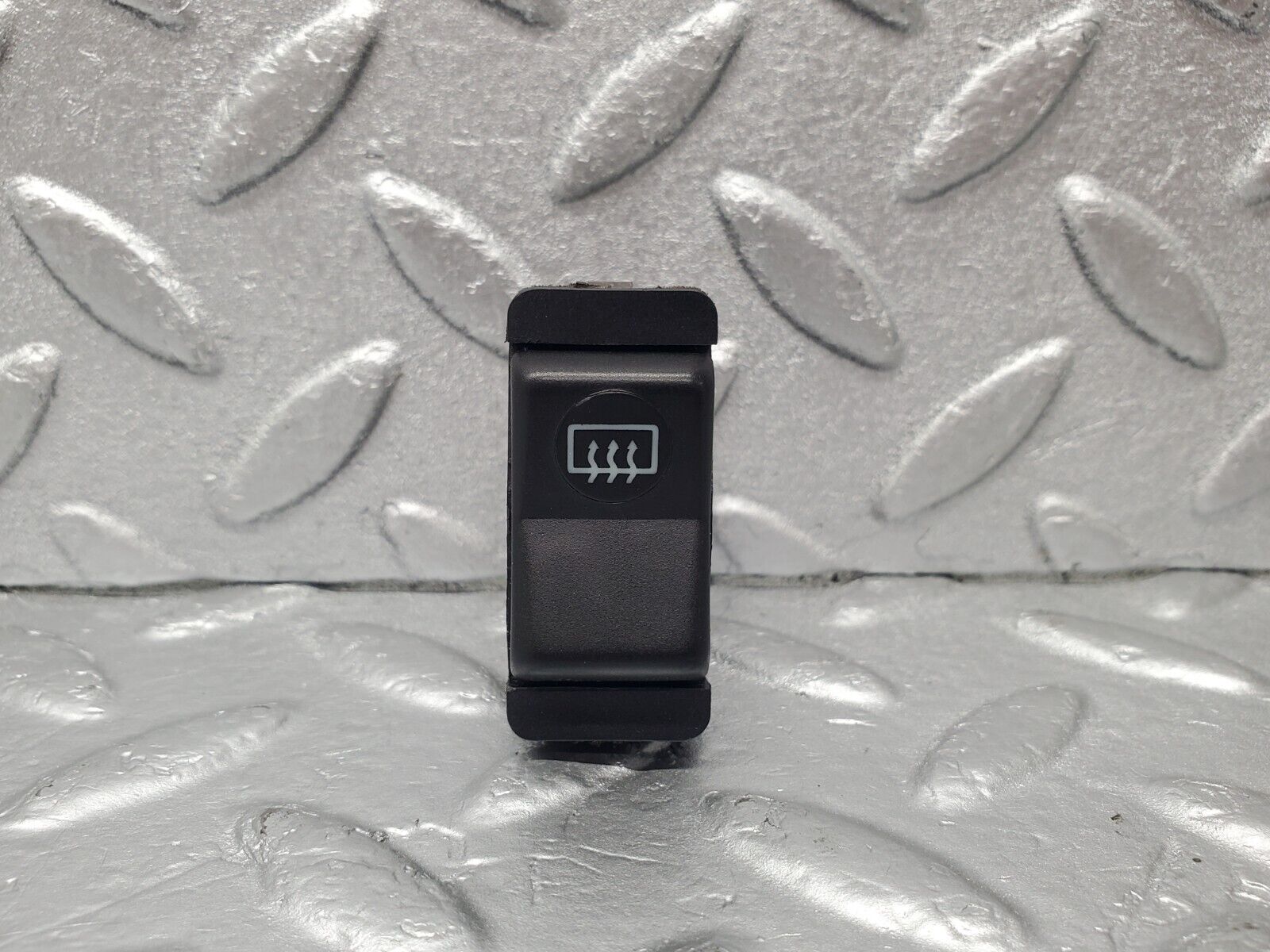 46544 Mercedes-Benz C123 280CE Coupe Rear Windscreen Defroster Switch 0008206110