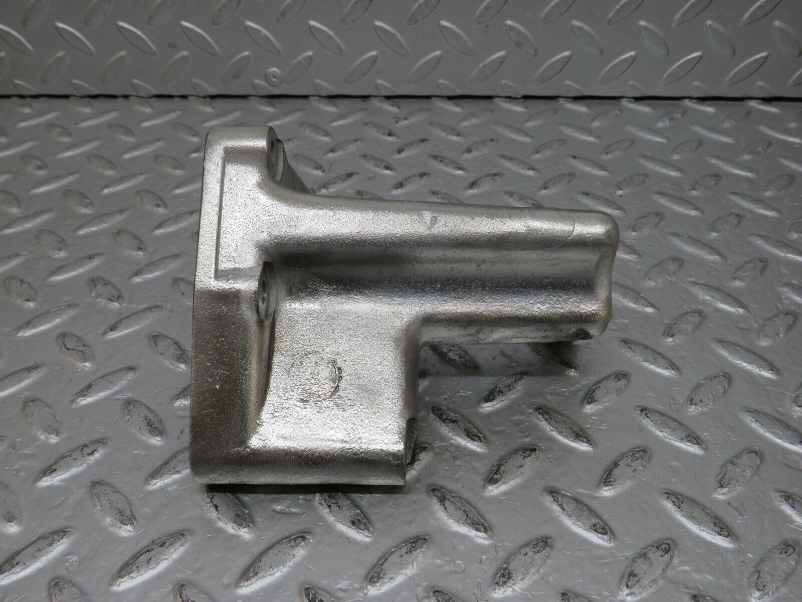 32851 Mercedes-Benz C107 R107 350 V8 Alternator Generator Bracket 1161550735