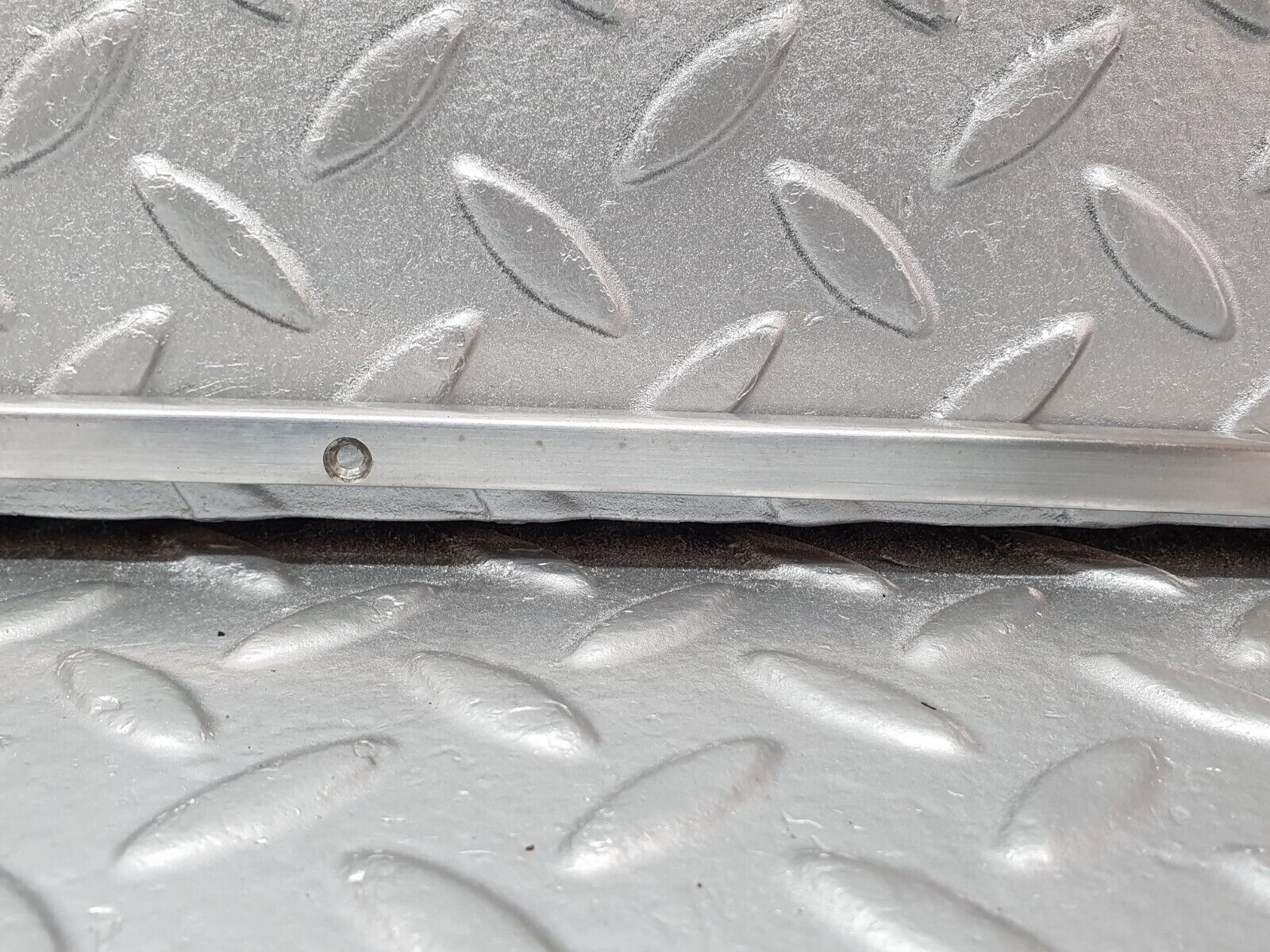 41715 Mercedes-Benz W124 200E Sunroof Chrome Trim