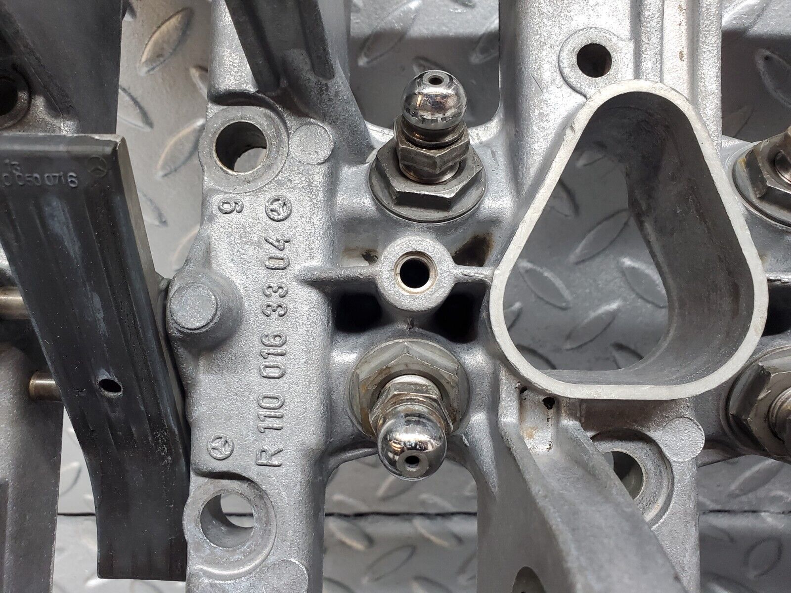 45436 Mercedes-Benz 280E M110.988 Camshaft Bearing Casing 1100163304