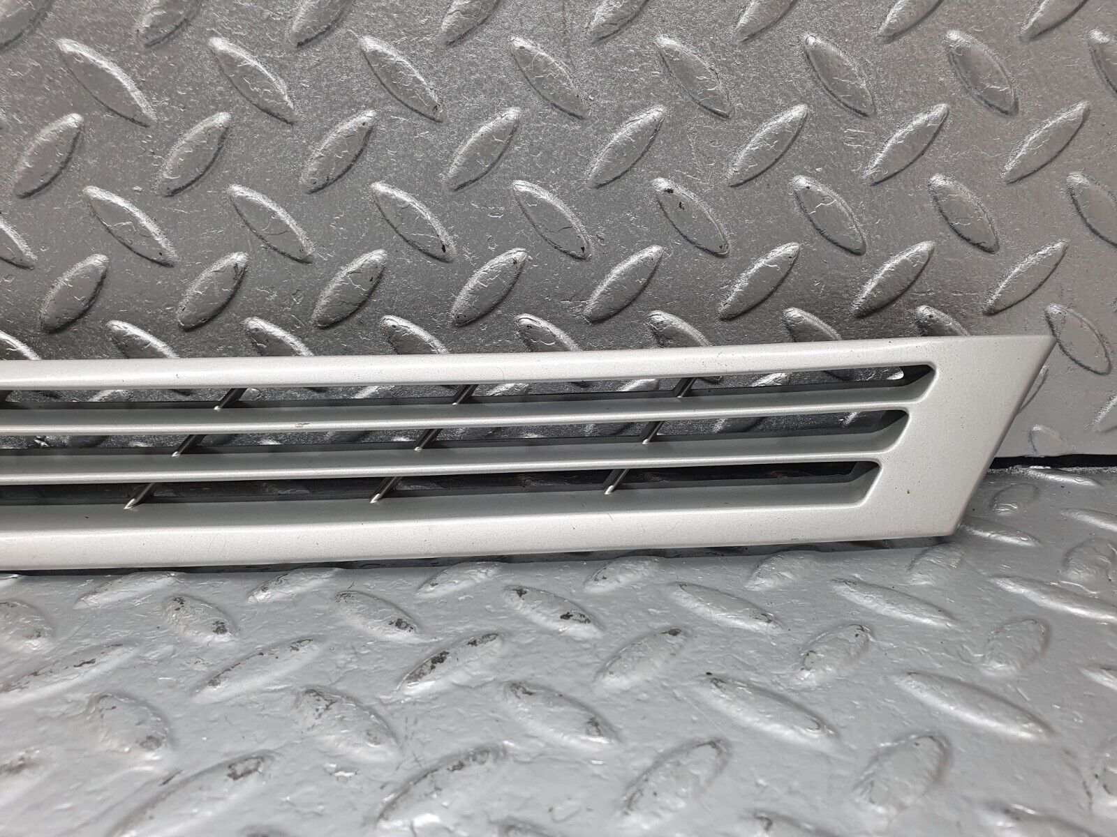 42739 Mercedes-Benz W201 190 2.0L C Pillar Exterior Cover Right Side 2016980289