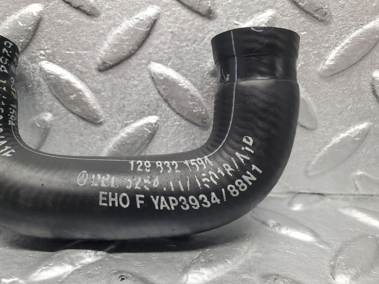 47000 Mercedes-Benz R129 320SL Coupe Heater Coolant Hose Pipe 1298321594