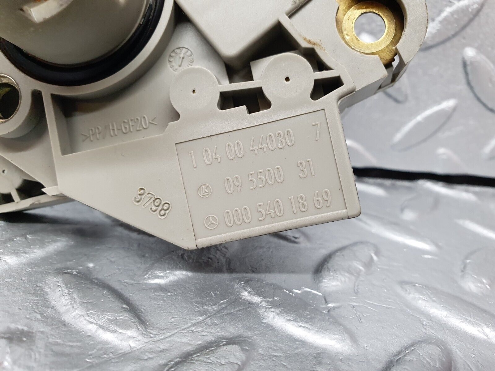 41846 Mercedes-Benz W202 C200 Crash Fuse Cable Connector 0005401869