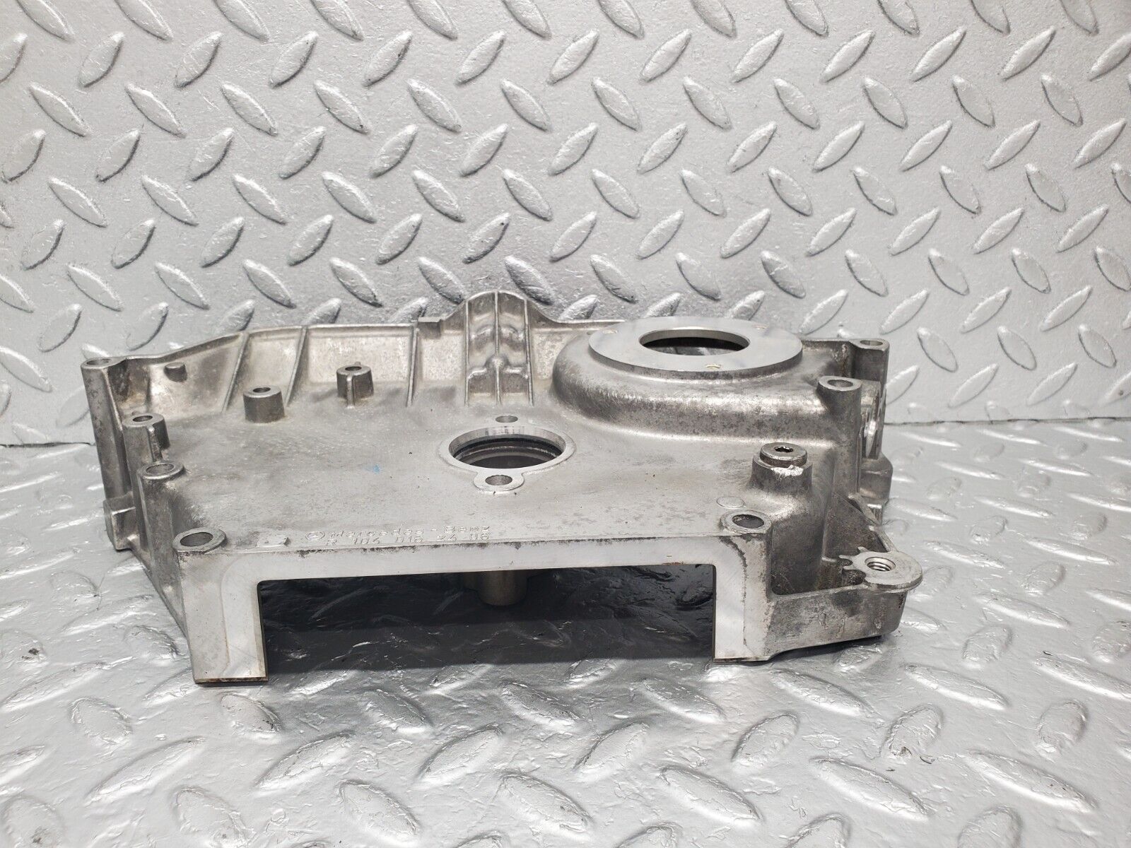 46155 Mercedes-Benz W124 280E Timing Chain Cover 1040162406