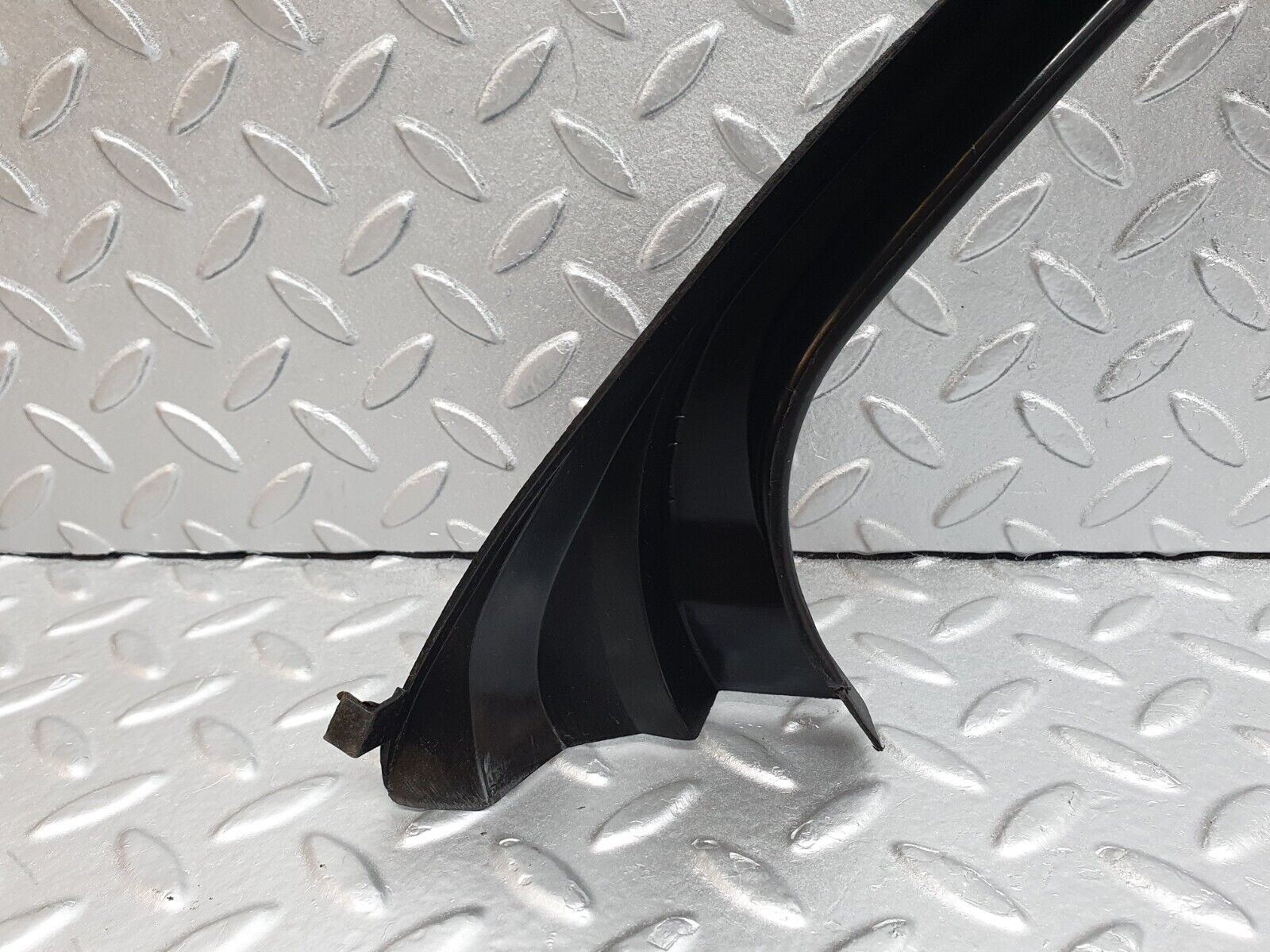 42086 Mercedes-Benz W202 C200 Rear Right Door Window Frame Trim 2273502271