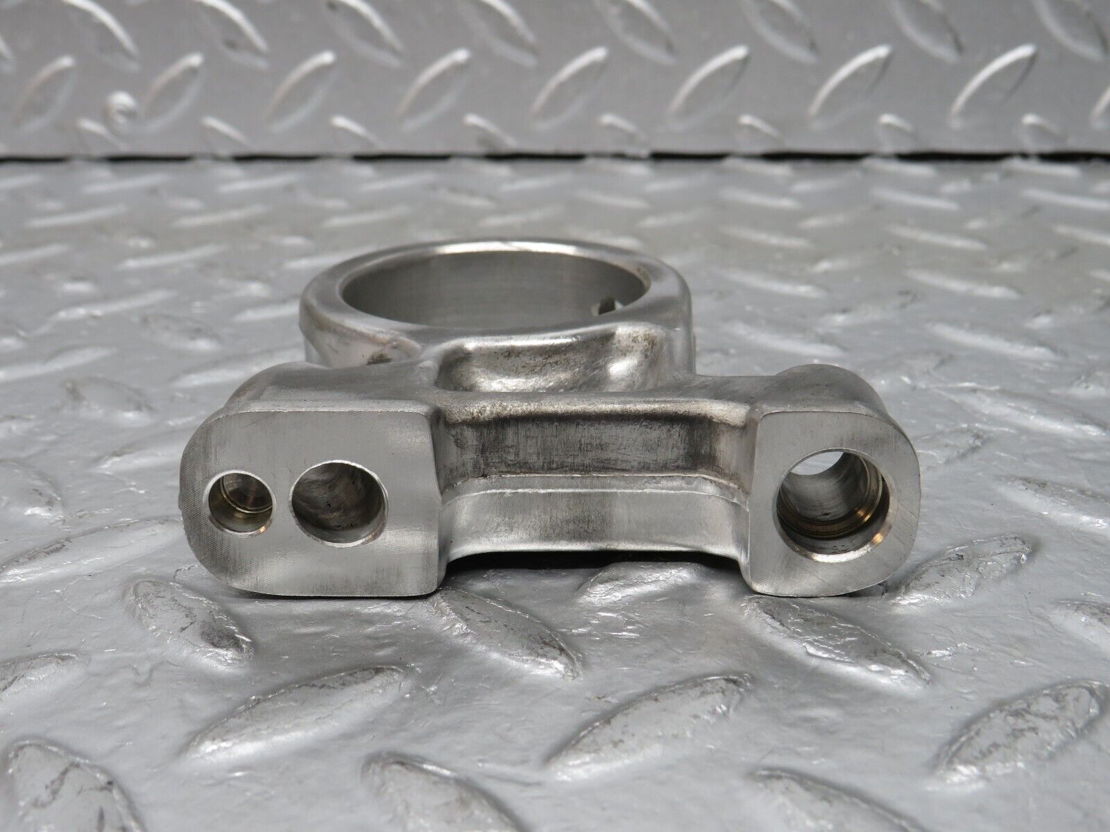 32997 Mercedes-Benz C107 R107 350 V8 Camshaft Tower Bearing 1160512112