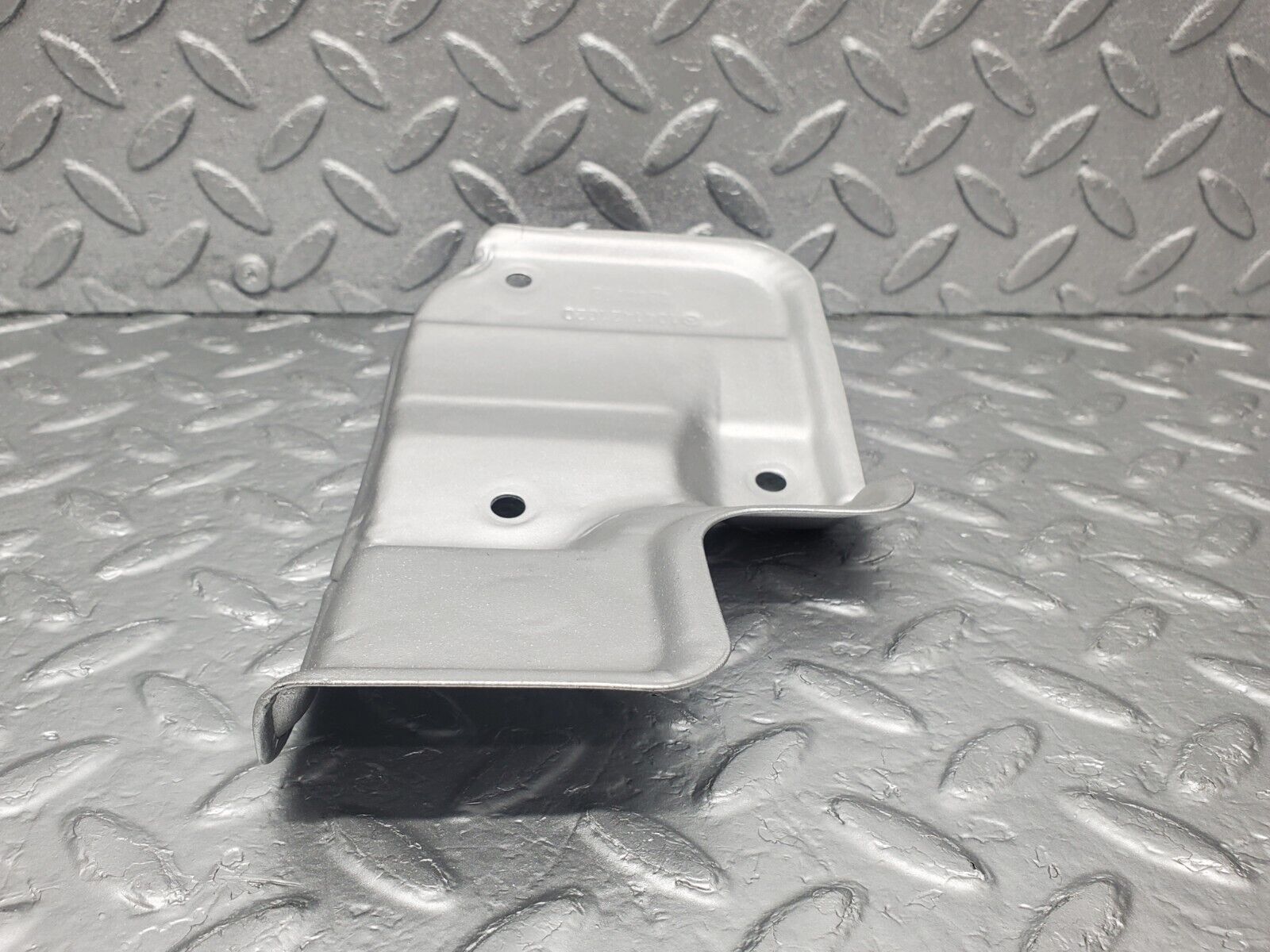 46172 Mercedes-Benz W124 280E Exhaust Manifold Heat Shield 1041421020