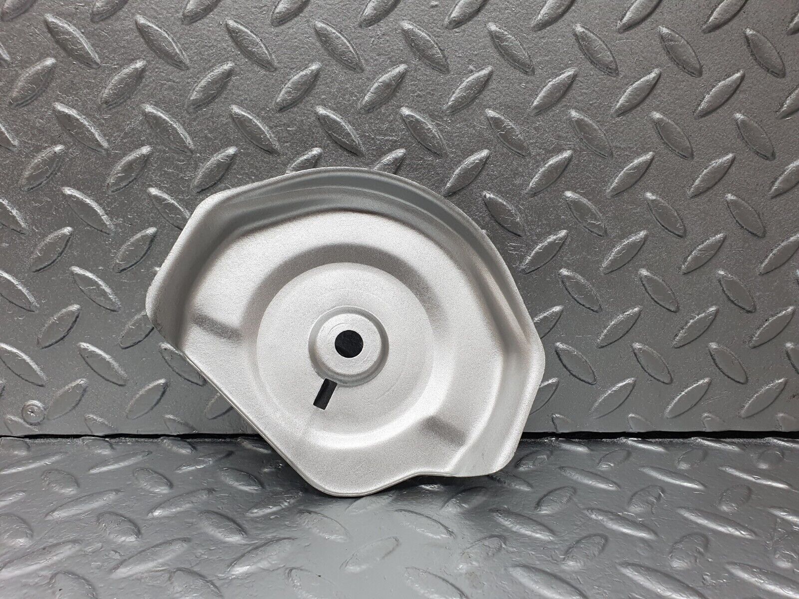 42558 Mercedes-Benz R129 320SL Coupe Engine Mount Bracket Heat Shield