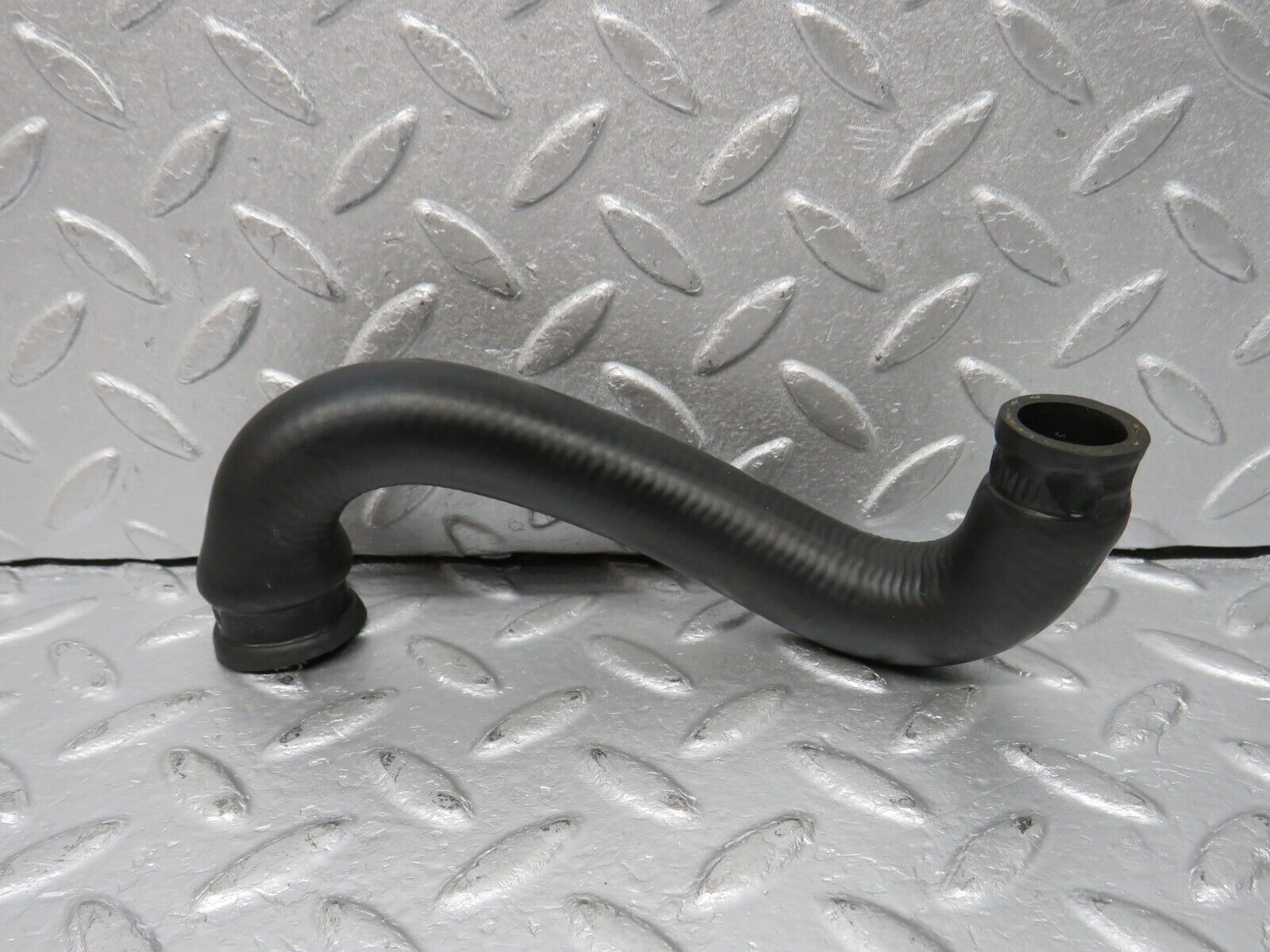 39209 Mercedes-Benz R107 500SL Heater Radiator Hose Pipe 1078310794