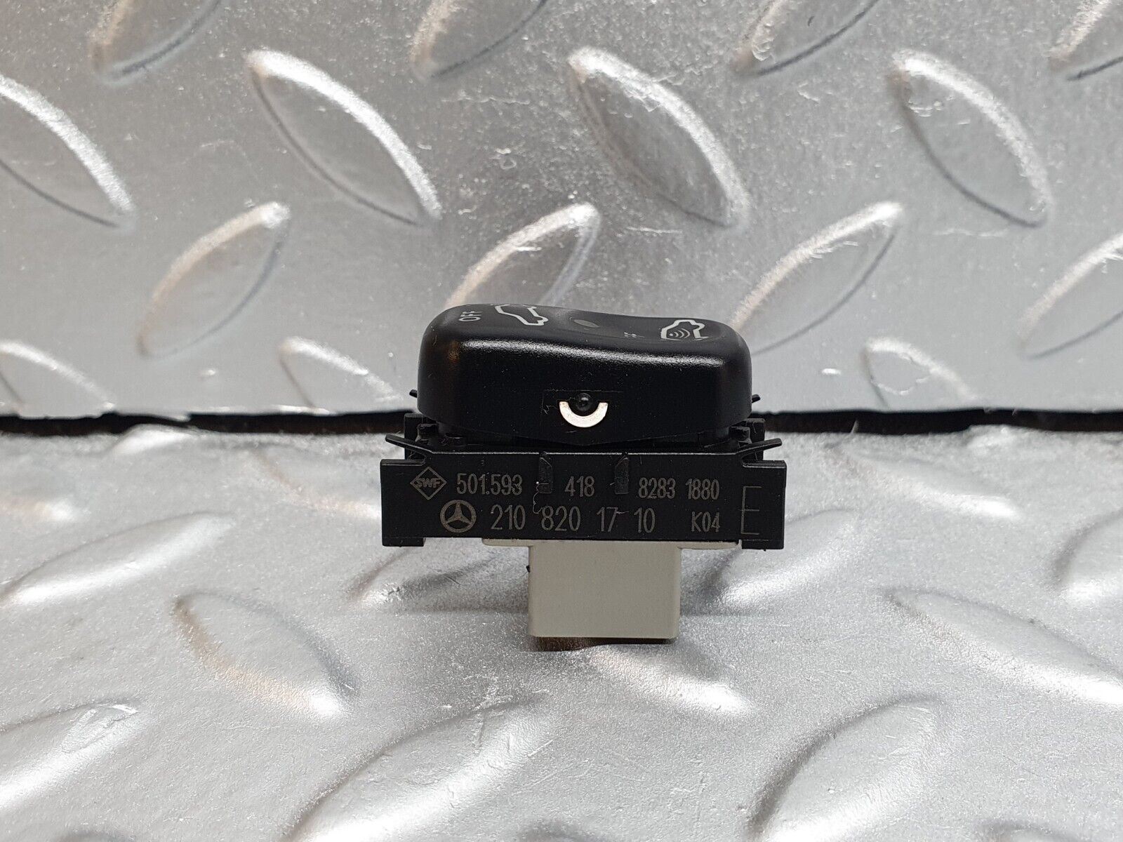 42049 Mercedes-Benz W202 C200 Towing Alarm Switch 2108201710