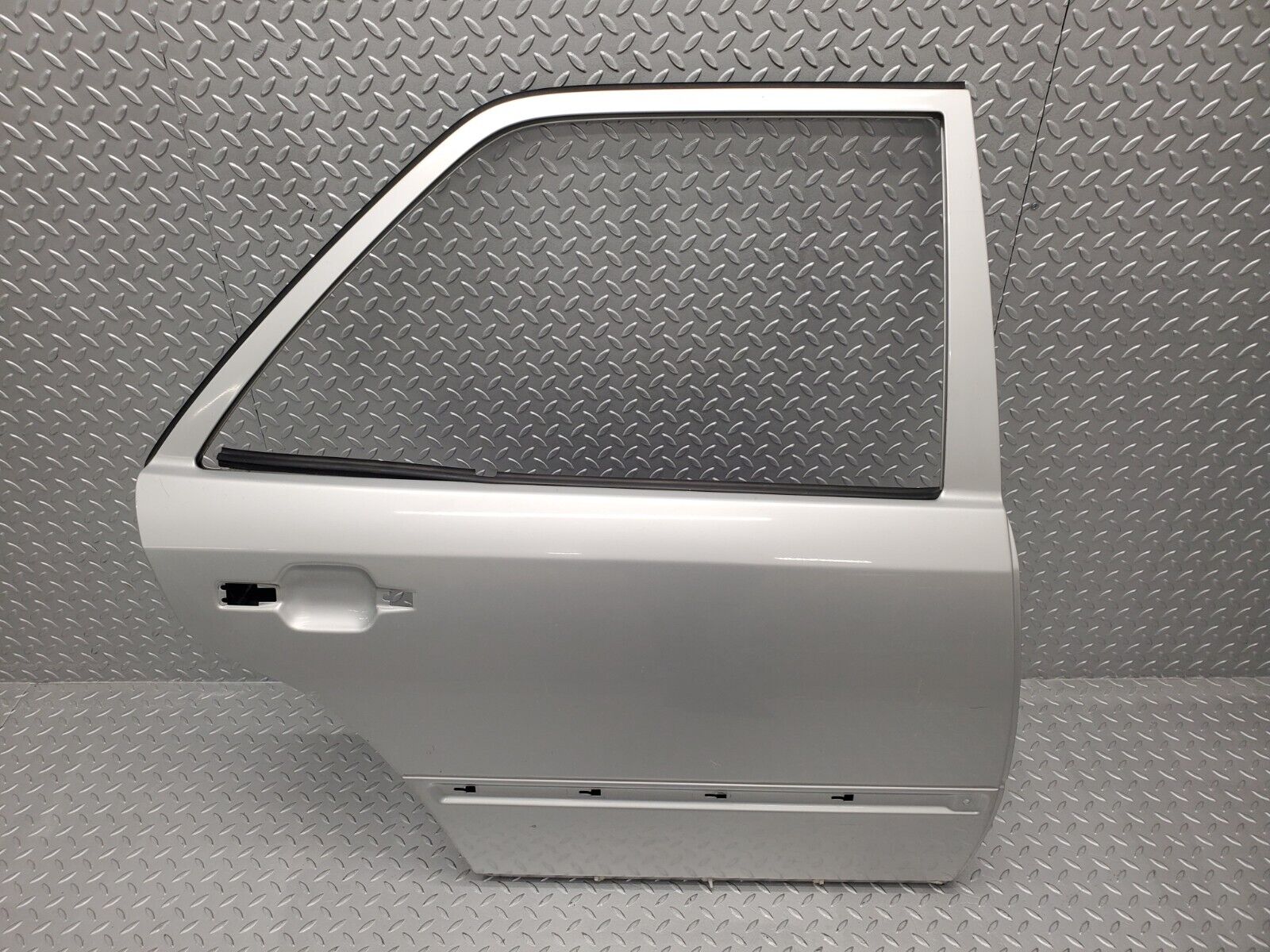 46123 Mercedes-Benz W124 Rear Right Door