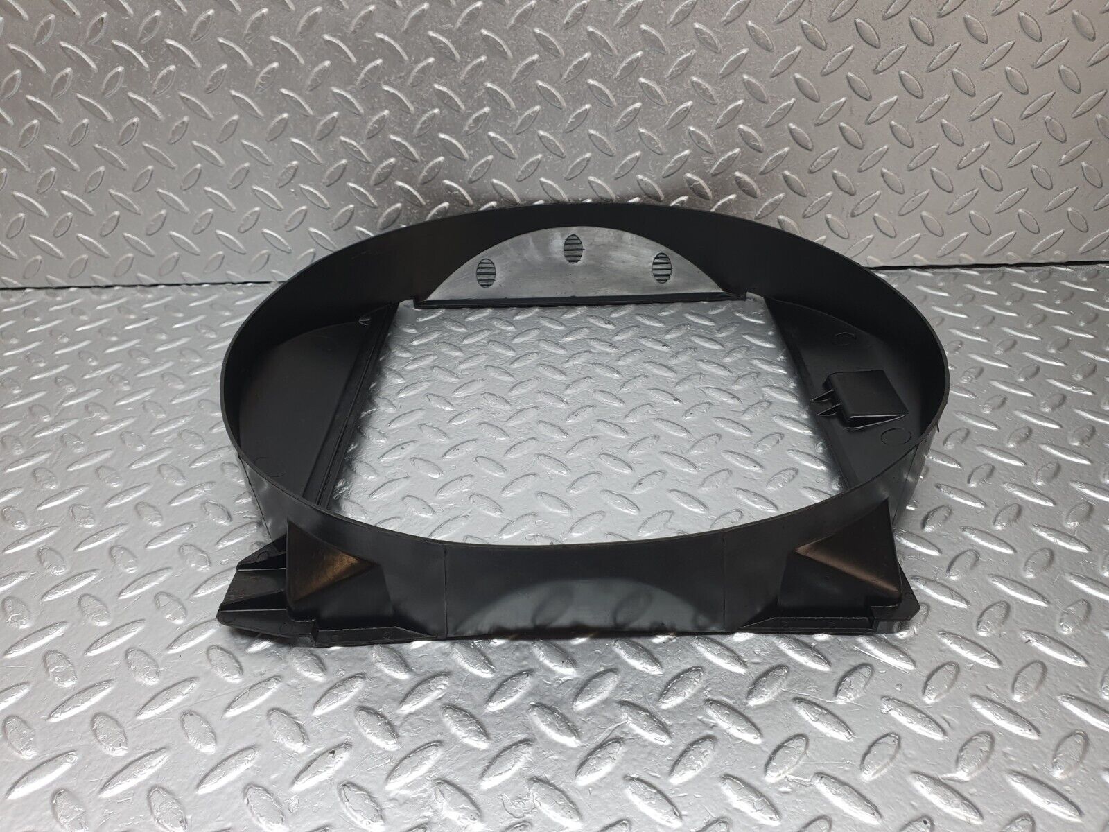 42882 Mercedes-Benz W201 190 2.0L Engine Fan Shroud 2015050755