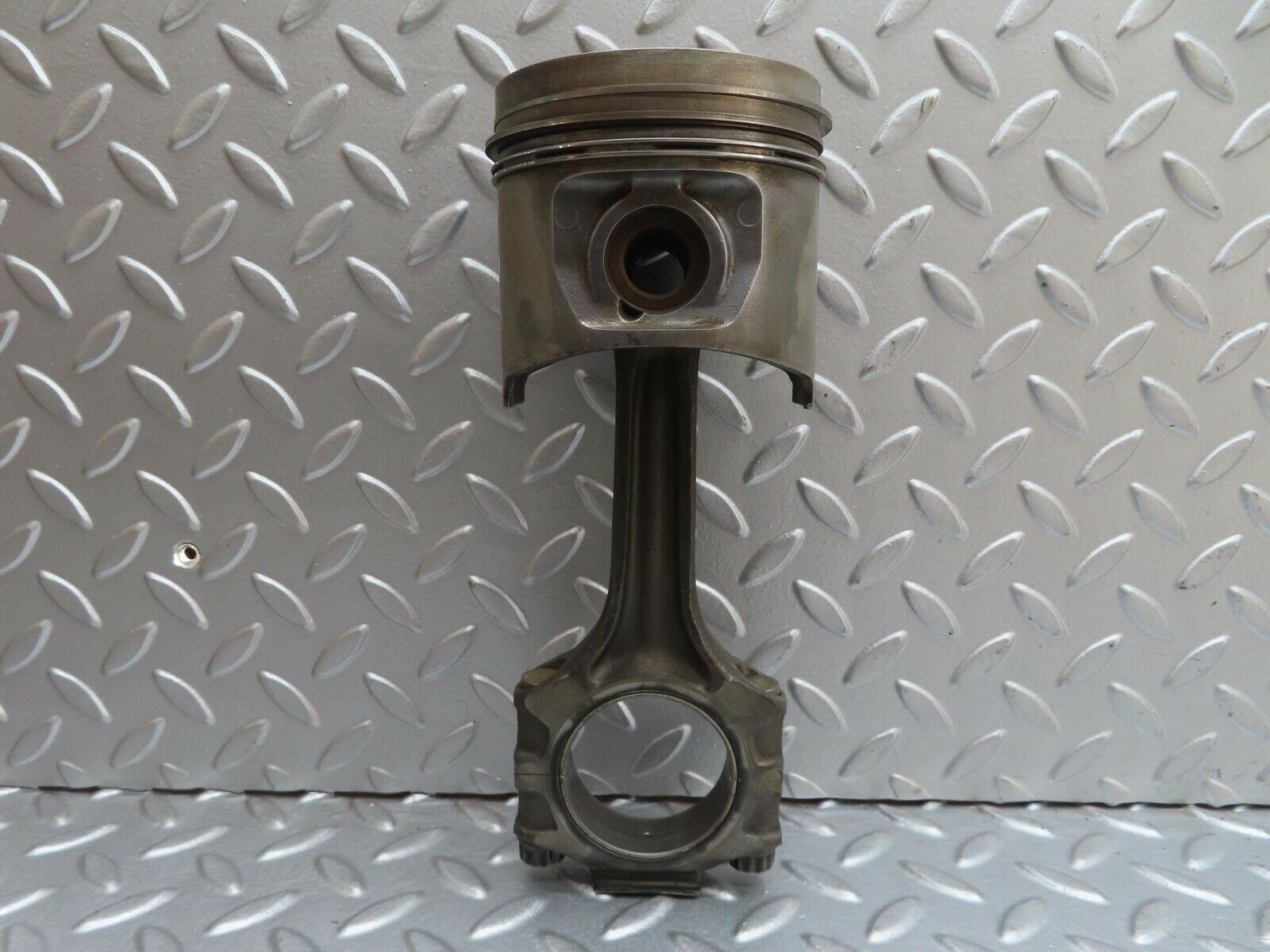 13800 Mercedes-Benz R107 450SL Piston With Connecting Rod 92mm