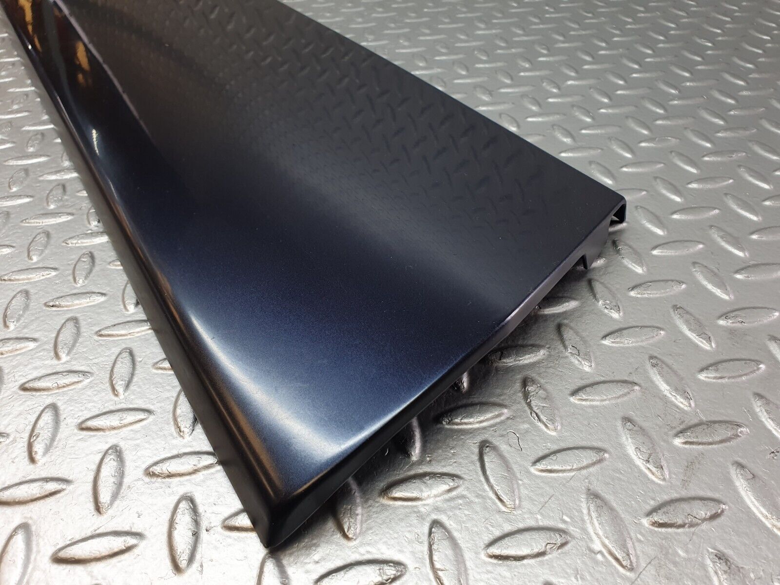 42176 Mercedes-Benz R129 320SL Coupe Left Door Lower Moulding Trim 1296900340