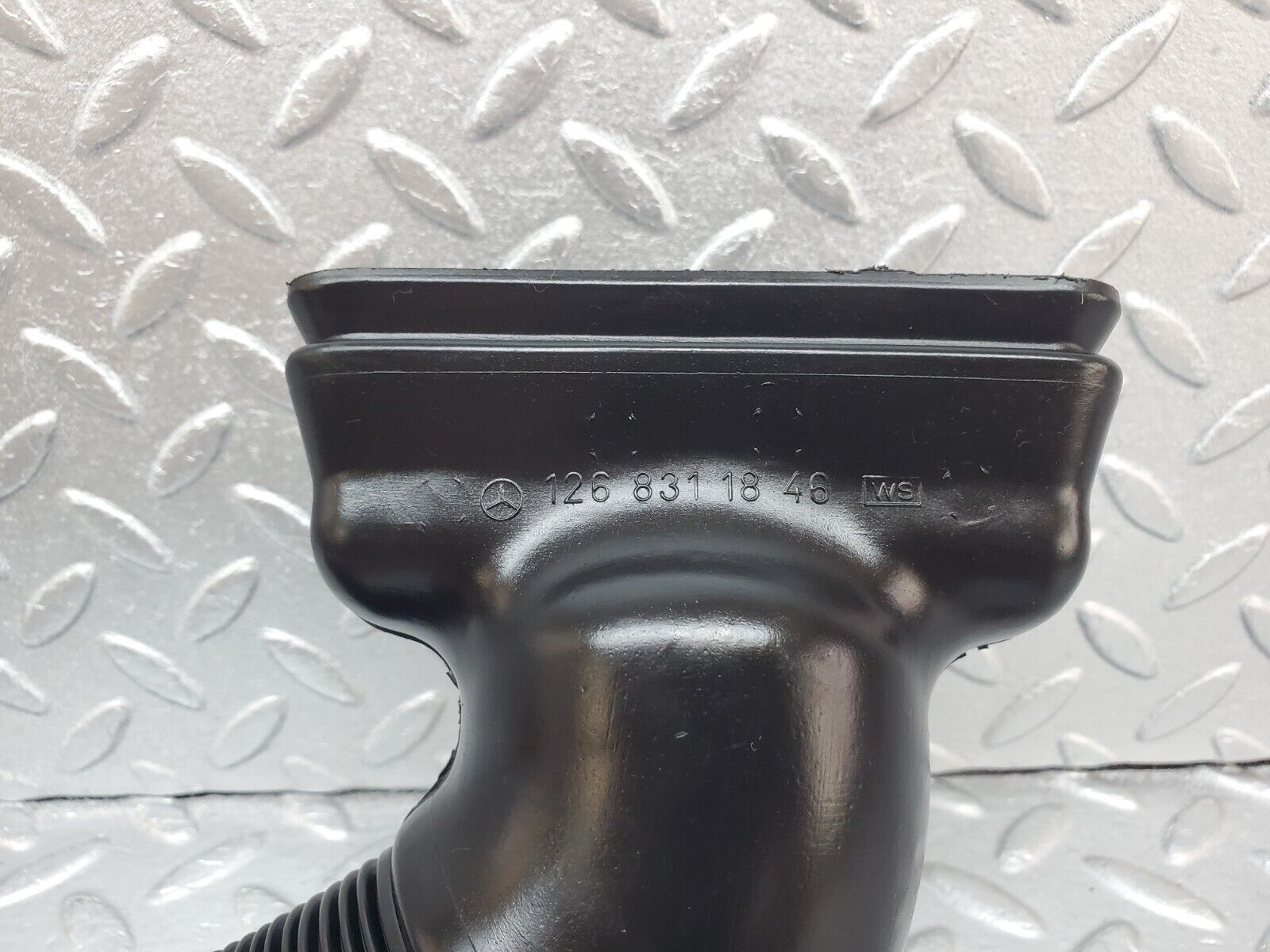 45773 Mercedes-Benz W126 420SE Air Duct Vent Right Side 1268311846 1268311446