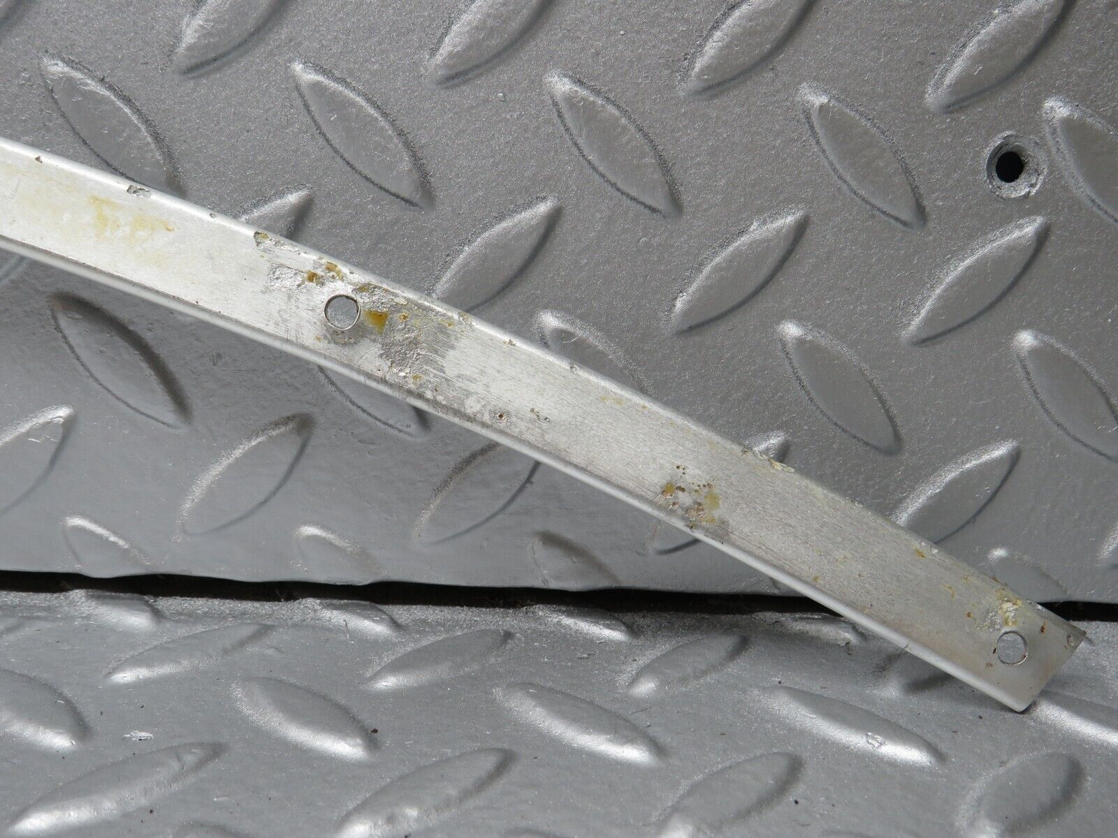 40150 Mercedes-Benz R107 350SL Hardtop Interior Roof Chrome