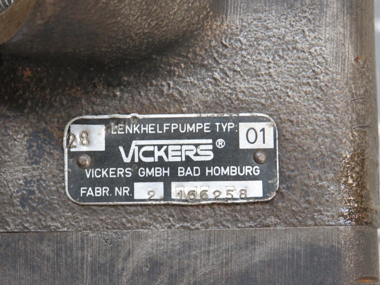 32812 Mercedes-Benz C107 R107 350 V8 Power Steering Pump 1164600183