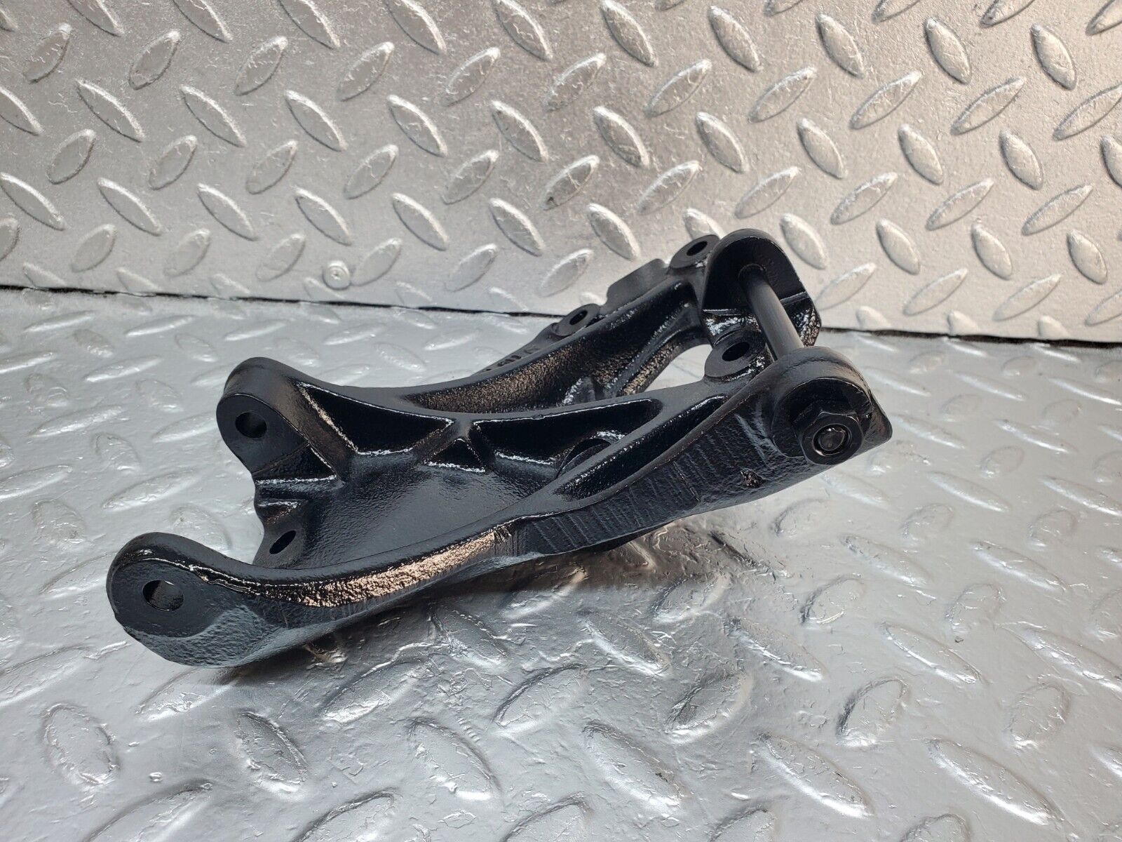 45362 Mercedes-Benz 280E M110.983 Alternator Generator Bracket 1101550435