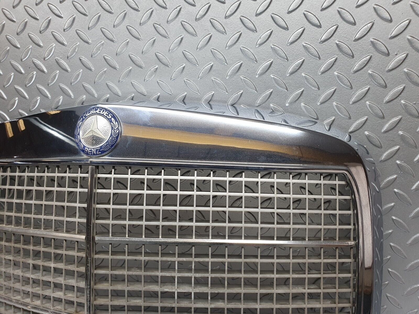 43398 Mercedes-Benz W108 280SE Bonnet Grill Chrome