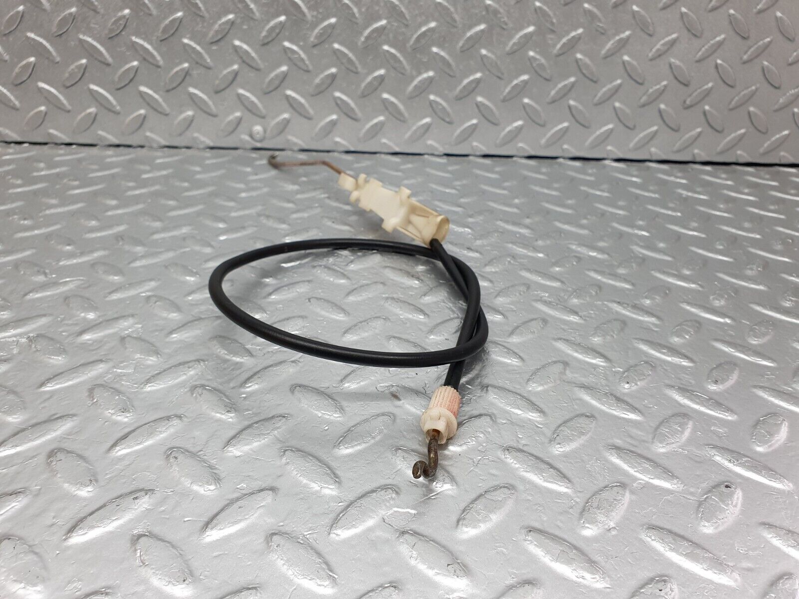 43702 Mercedes-Benz C126 380SEC Coupe Door Lock Cable