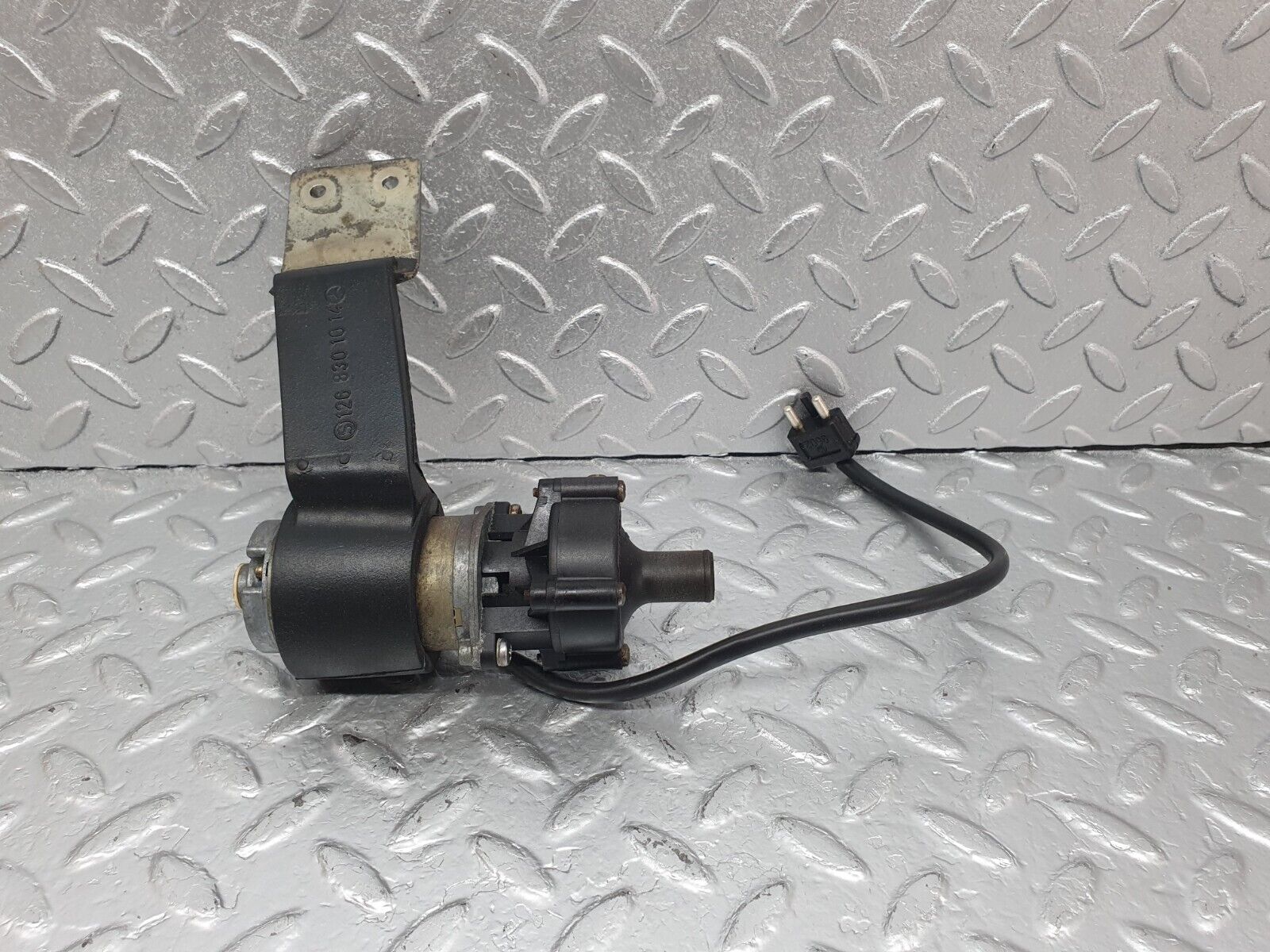 43681 Mercedes-Benz C126 380SEC Coupe Auxiliary Heating Water Pump 1268301014