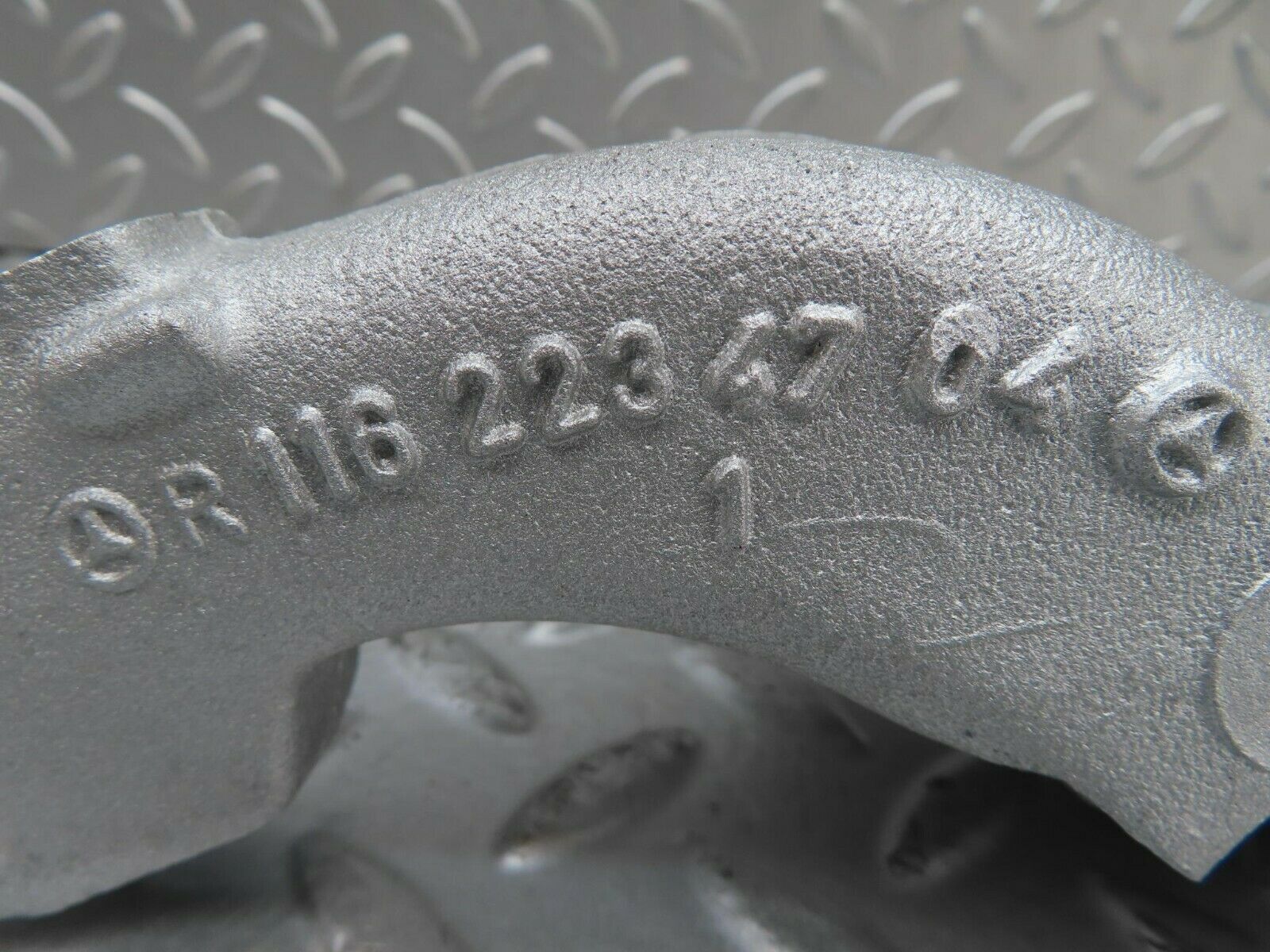 15659 Mercedes-Benz R107 450SL Engine Mount Bracket Right 1162234704