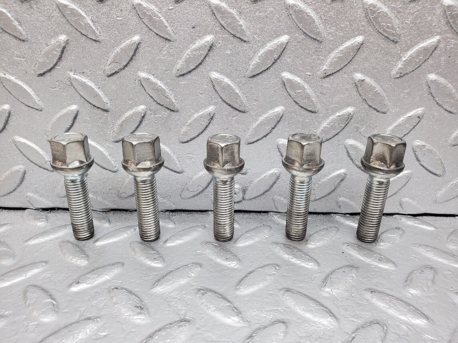 44864 Mercedes-Benz W124 220E Alloy Wheel Lug Bolt Set M12X1.5