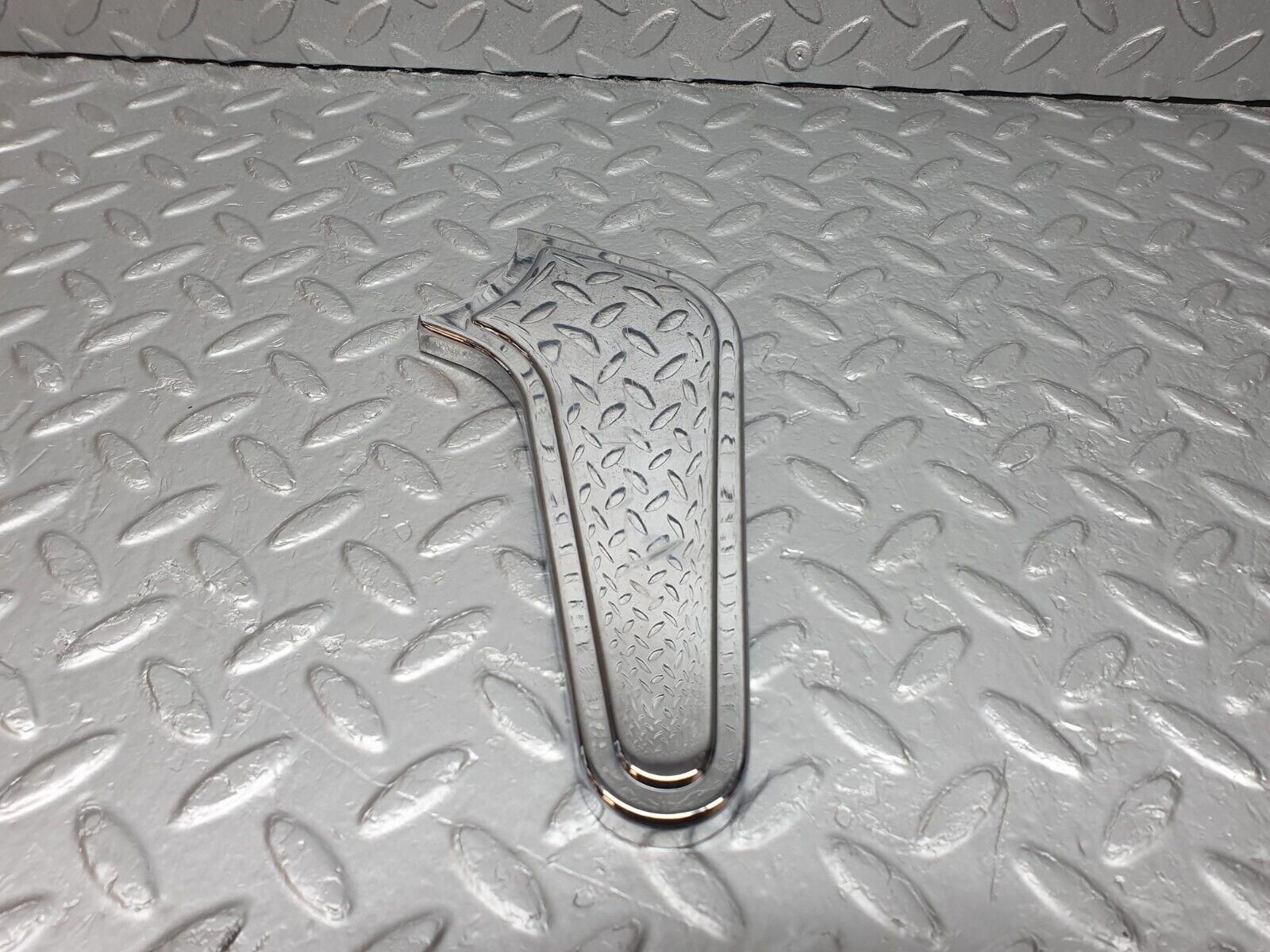 43087 Mercedes-Benz W108 280SE Seat Hinge Chrome Cover Left 1089130728