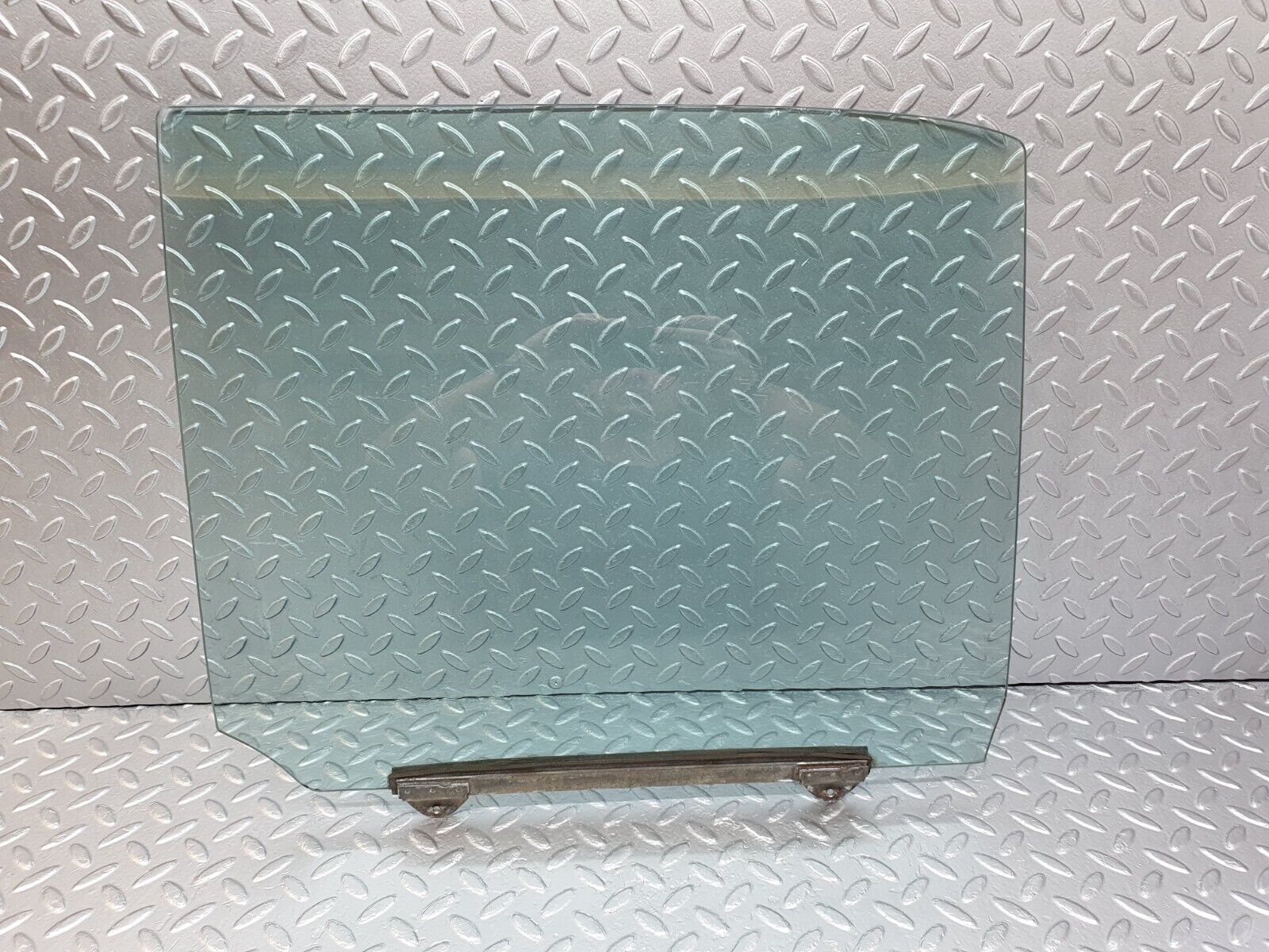 43220 Mercedes-Benz W108 280SE Rear Left Door Window Glass